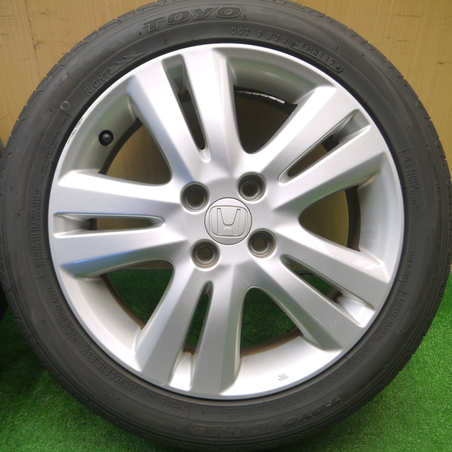 [送料無料] 4本価格★ホンダ GE系 フィット RS 純正 185/55R16 トーヨー DRB 16インチ PCD100/4H★4092005Hノ