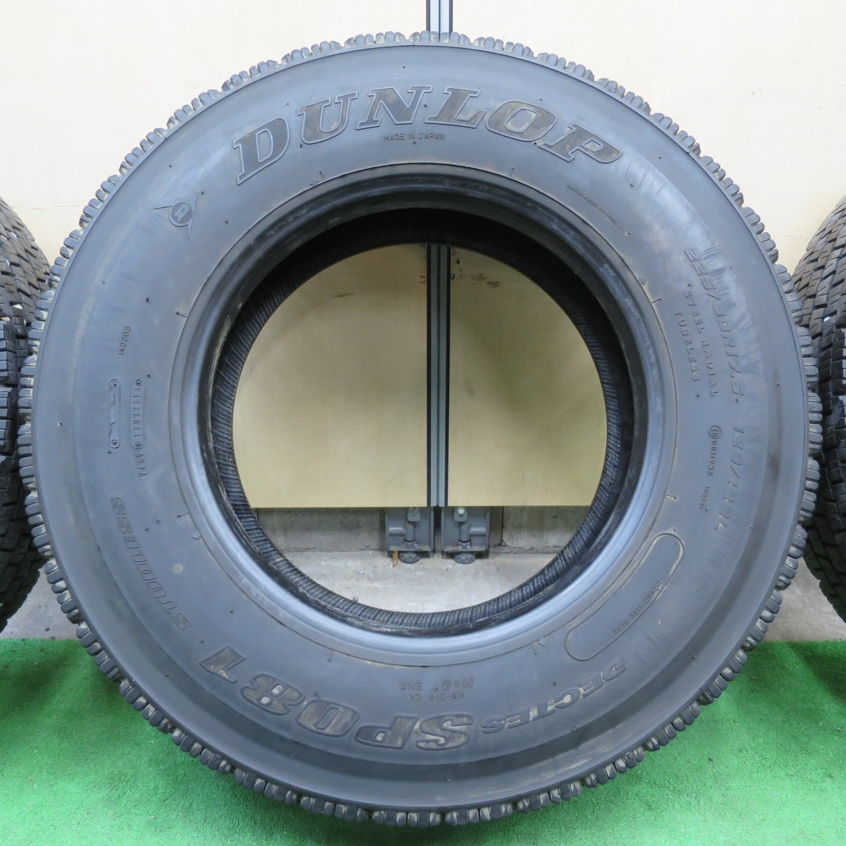 *送料無料* バリ溝！8.5分★トラック タイヤ 225/80R17.5 123/122L スタッドレス ダンロップ デクテス SP081 DECTES 17.5インチ★4072201イスタ