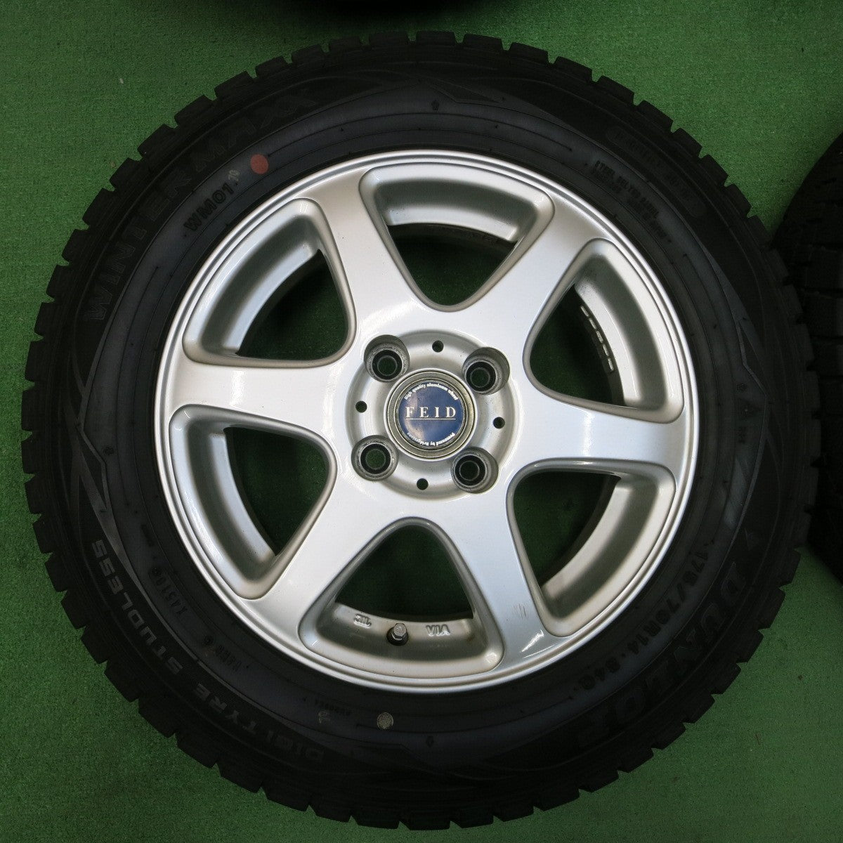 *送料無料* バリ溝！9.5分★スタッドレス 175/70R14 ダンロップ ウインターマックス WM01 FEID 14インチ PCD100/4H★4041704イス