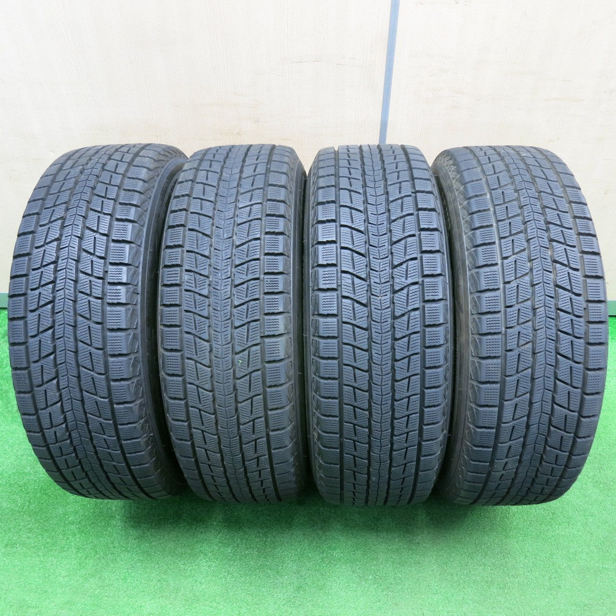 [送料無料] バリ溝！キレイ！9.5分★スタッドレス FINAL SPEED 225/65R17 ダンロップ ウインターマックス SJ8 MiD 17インチ PCD114.3/5H★4120503TNス