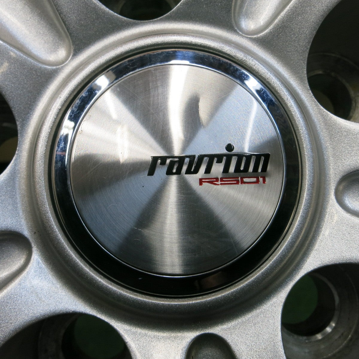 *送料無料* バリ溝！キレイ！9.5分以上★スタッドレス 215/60R17 グッドイヤー アイスナビ6 ravrion RS01 ラブリオン 17インチ PCD114.3/5H★4041907イス