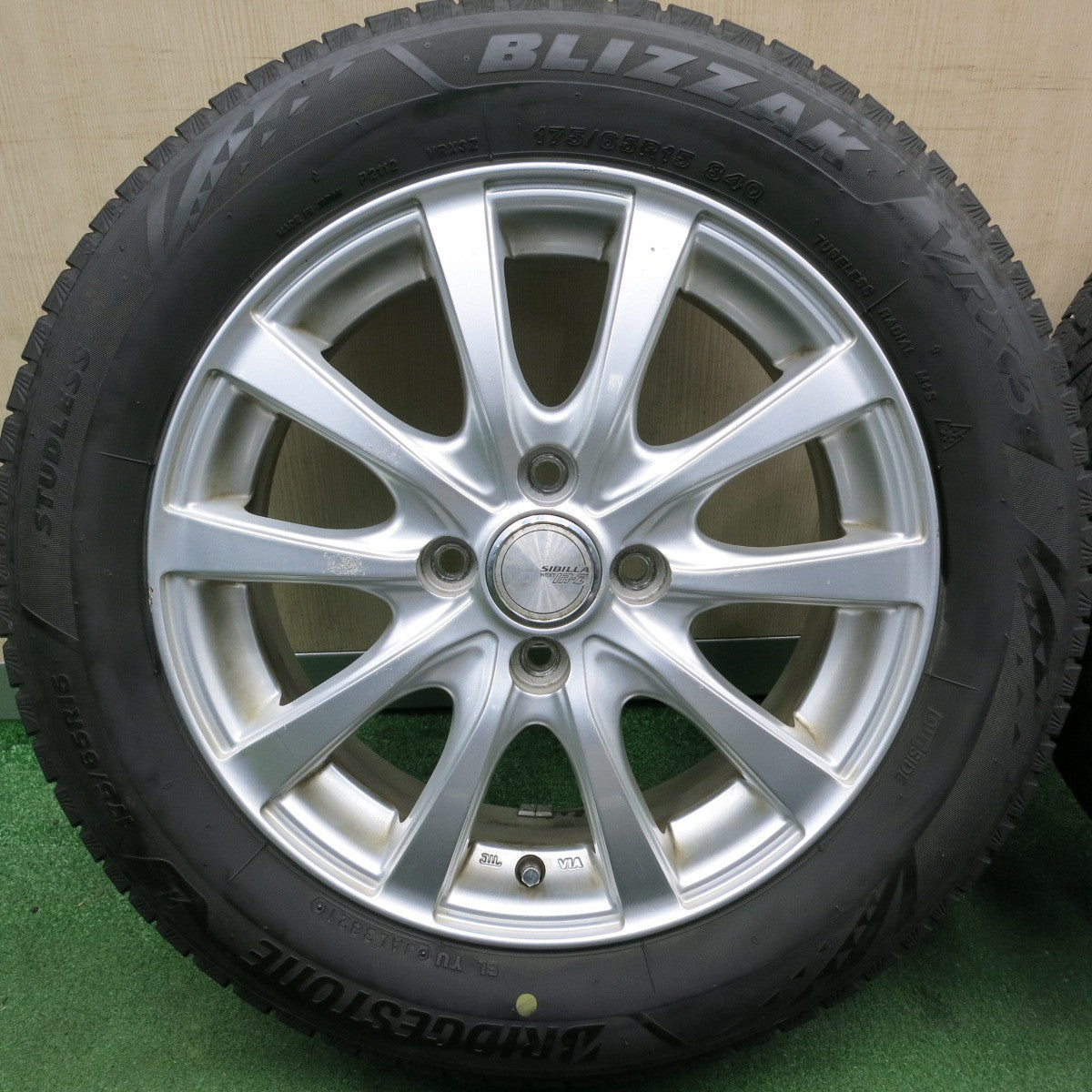 *送料無料* バリ溝！21年！9分★スタッドレス 175/65R15 ブリヂストン ブリザック VRX3 SIBILLA NEXT IR-Z シビラ 15インチ PCD100/4H★4050804HAス