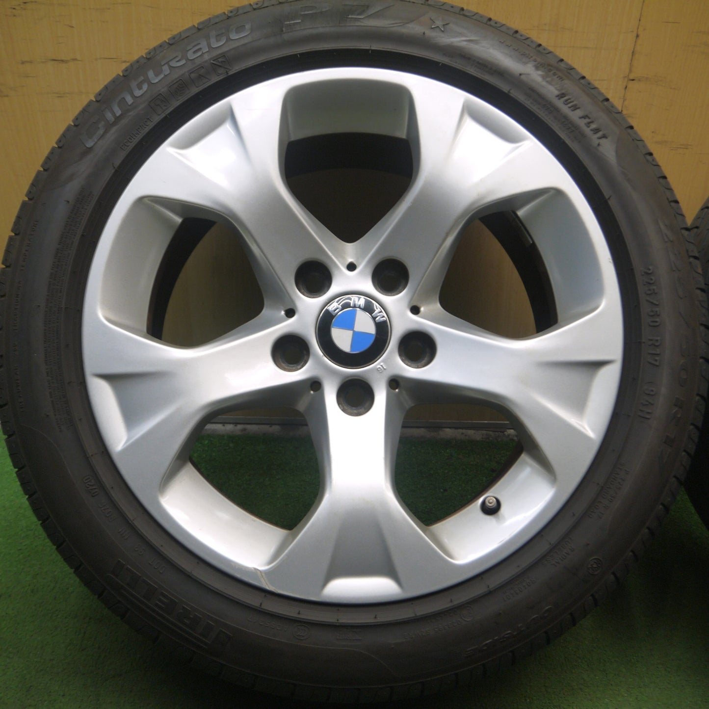 *送料無料* バリ溝！9.5分★BMW X1 E84 純正 225/50R17 ピレリ Cinturato P7 17インチ PCD120/5H★4052201Hノ