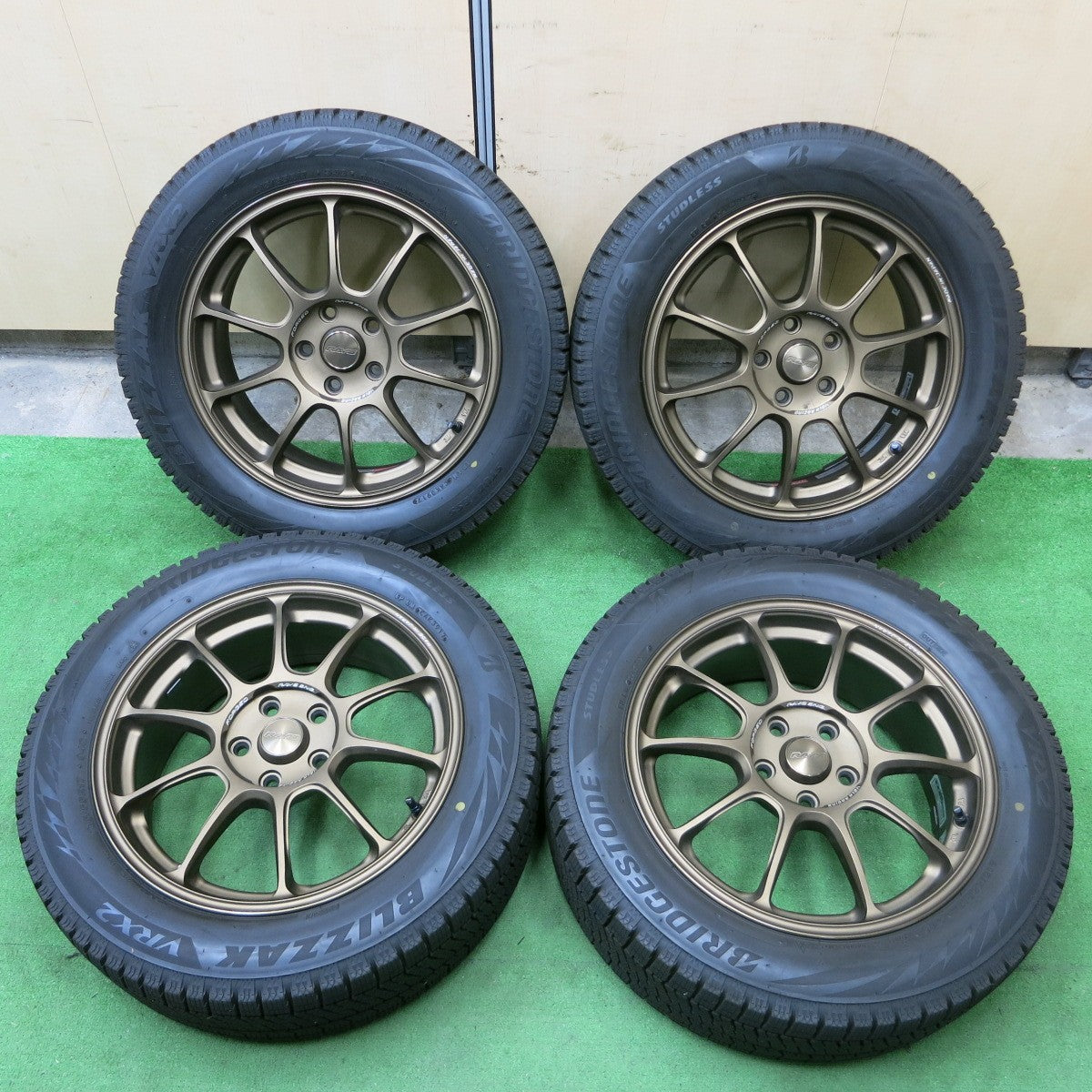 *送料無料* 超バリ溝！キレイ！ほぼ10分★RAYS VOLK RACING ZE40 鍛造 215/55R17 スタッドレス ブリヂストン ブリザック VRX2 レイズ PCD112/5H★4070901ナス