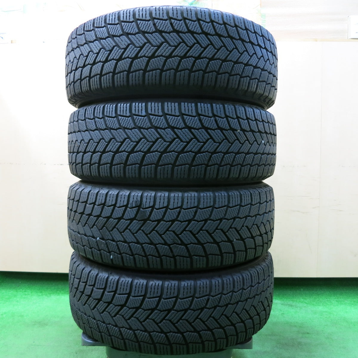 *送料無料* バリ溝！21年！キレイ！ほぼ10分★86 BRZ等 205/55R16 スタッドレス ミシュラン X-ICE SNOW ravrion RS01 ラブリオン PCD100/5H★4031906イス