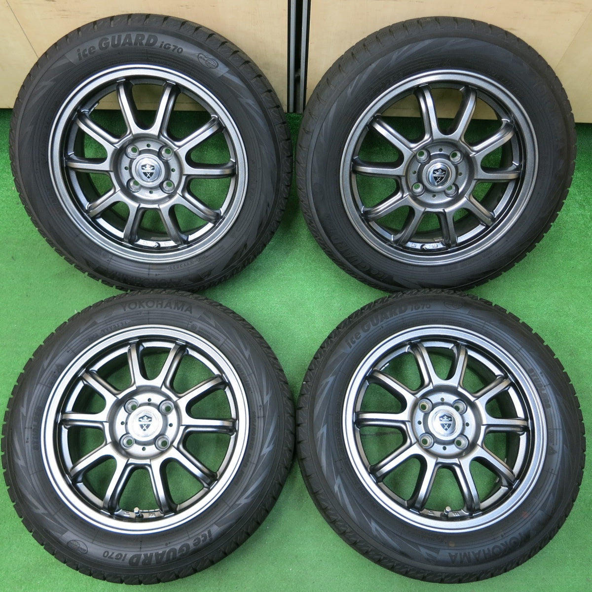 *送料無料* バリ溝！21年！キレイ！ほぼ10分★スタッドレス 185/60R15 ヨコハマ アイスガード iG70 ESTROSA エステローザ 15インチ PCD100/4H★4042406イス