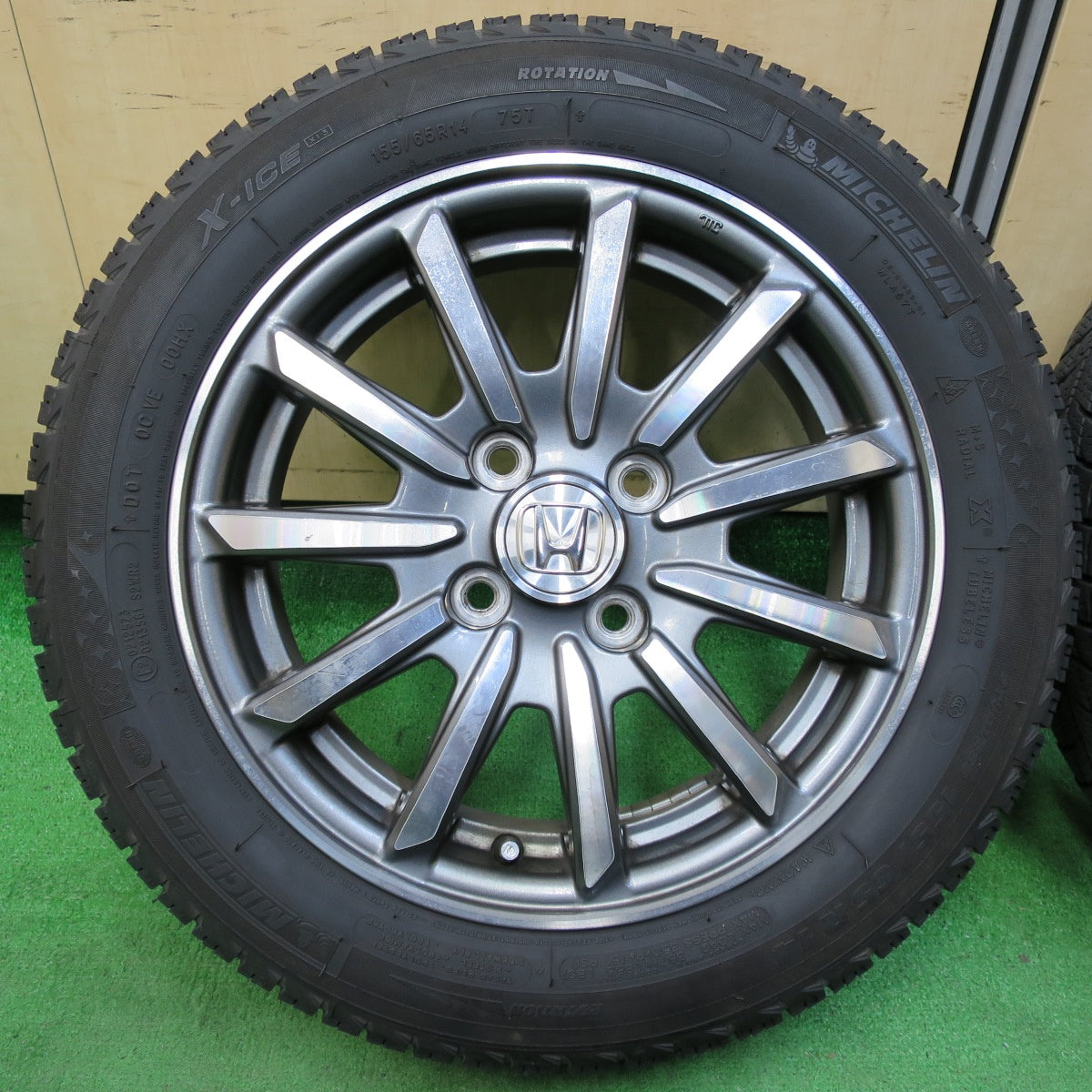 *送料無料* 4本価格★ホンダ N-WGN 純正 155/65R14 スタッドレス ミシュラン X-ICE XI3 Nワゴン  PCD100/4H★4060904イス