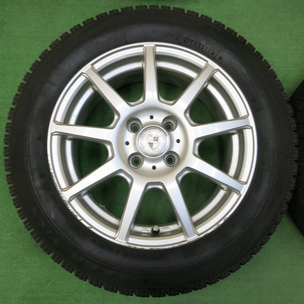 *送料無料* バリ溝！ほぼ10分★スタッドレス 175/65R15 ブリヂストン ブリザック VRX GMach 15インチ PCD100/4H★4051709イス