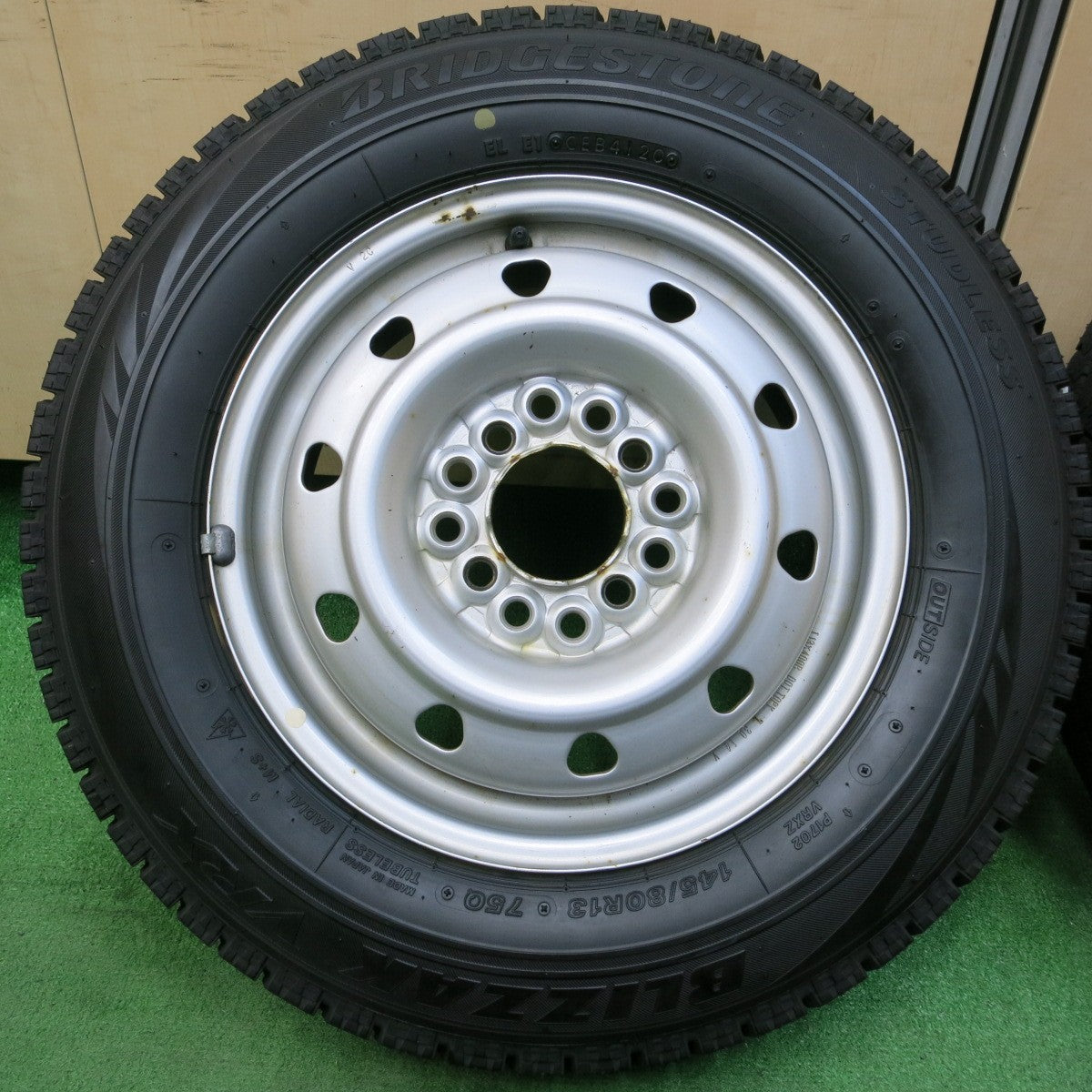 送料無料* 超バリ溝！20年！ほぼ10分☆スタッドレス 145/80R13 ブリヂストン ブリザック VRX スチール 13インチ PCD |  名古屋/岐阜の中古カー用品・工具の買取/販売ならガレージゲット