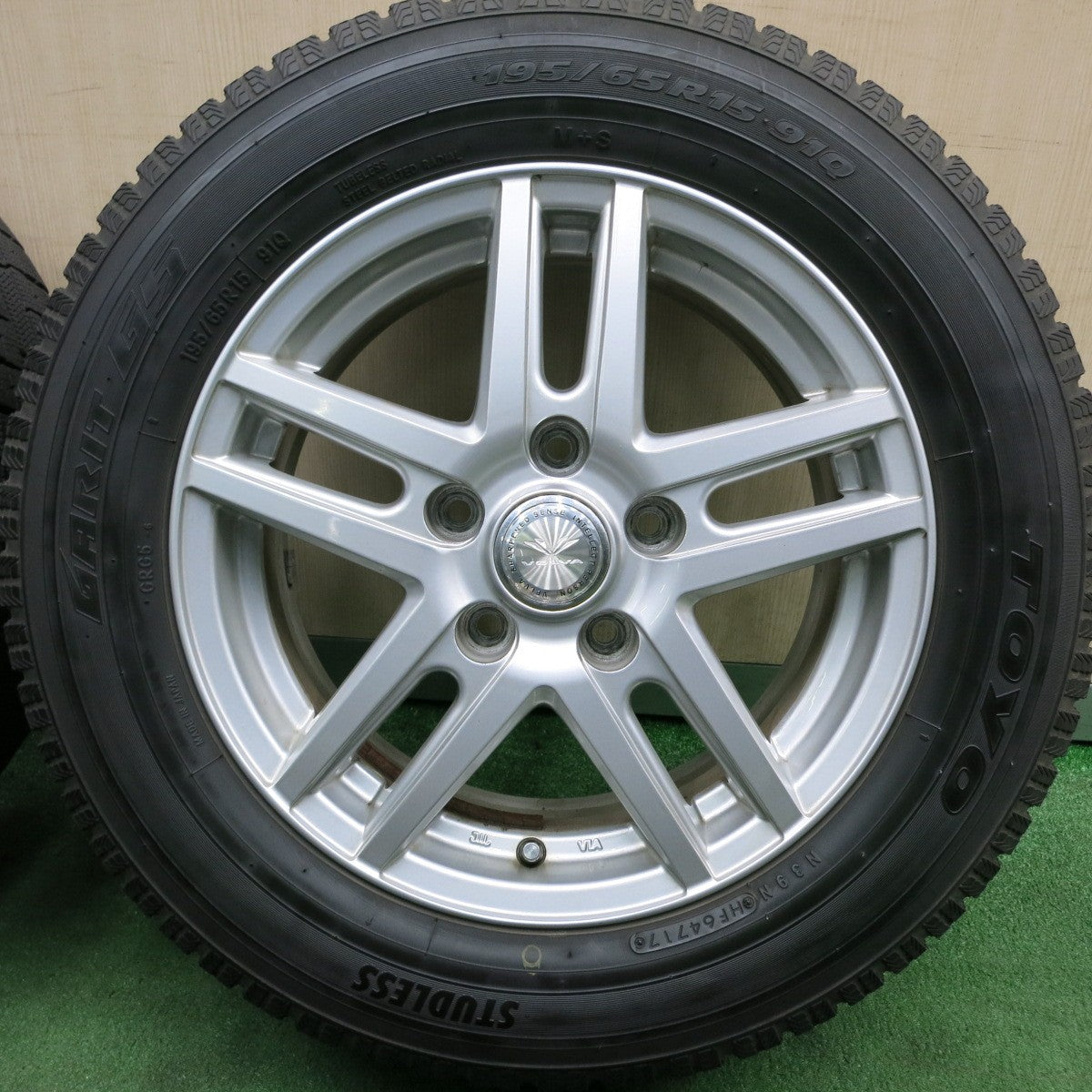 *送料無料* 4本価格★スタッドレス 195/65R15 トーヨー ガリット G5 VELVA ヴェルヴァ 15インチ PCD114.3/5H★4052304HAス