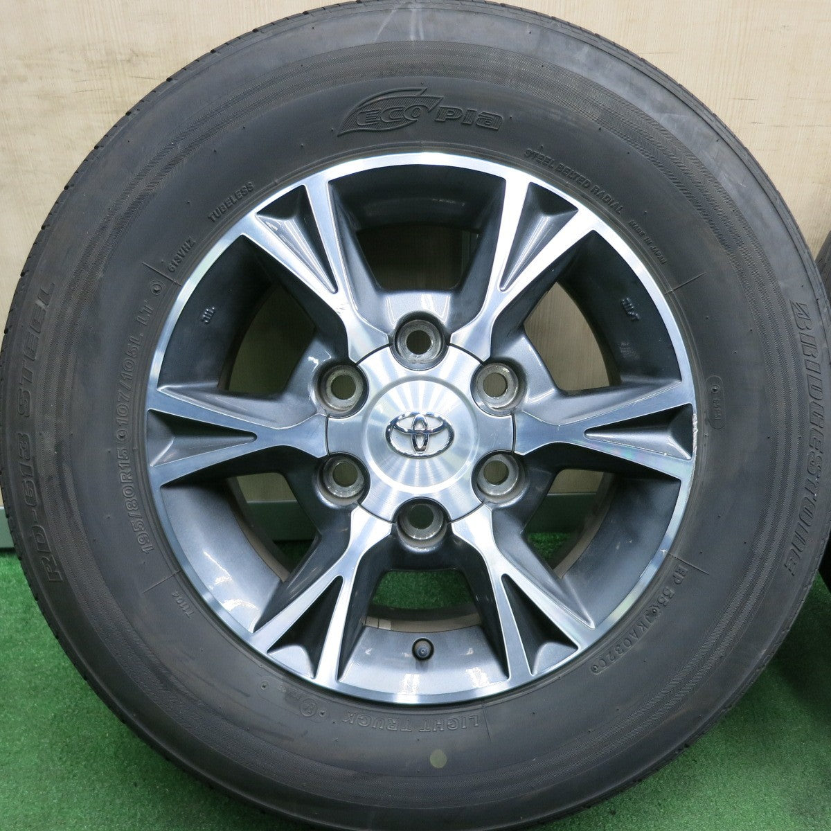 *送料無料* 4本価格！20年★トヨタ 200系 ハイエース 純正 OP 195/80R15 107/105L ブリヂストン RD-613 STEEL PCD139.7/6H★4042003HAノ