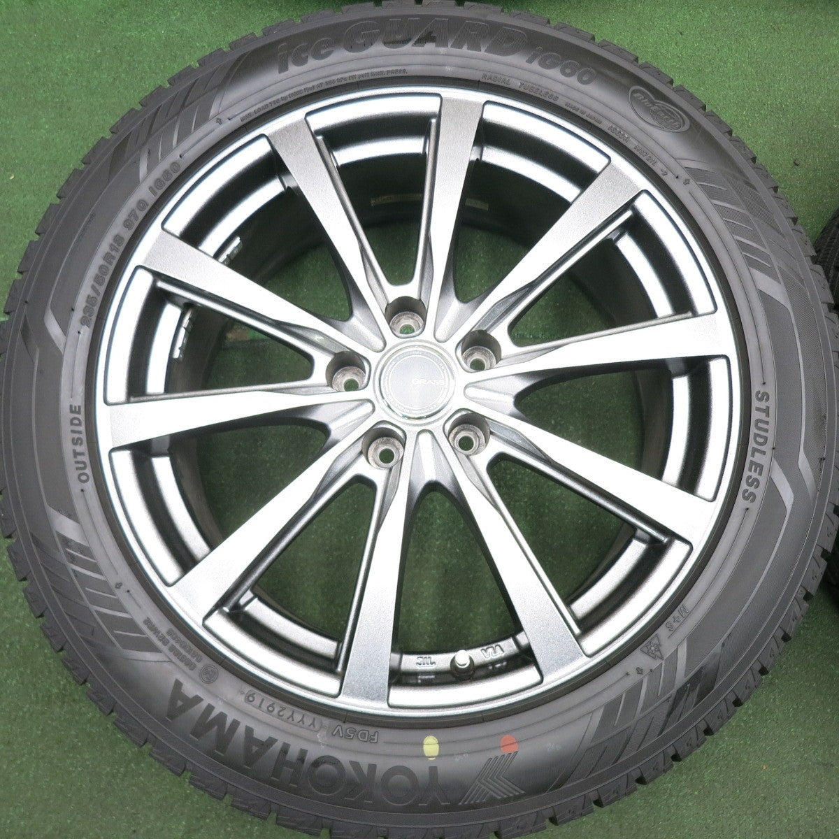 *送料無料* バリ溝！キレイ！ほぼ10分★スタッドレス 235/50R18 ヨコハマ アイスガード iG60 GRASS グラス 18インチ PCD114.3/5H★4060104HAス