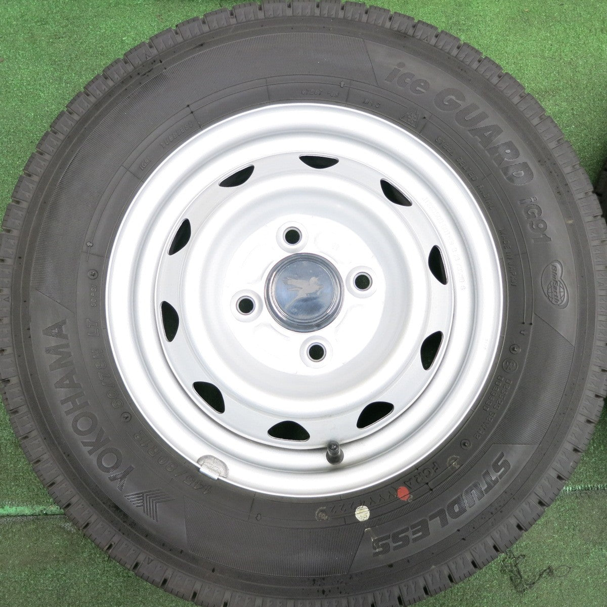 *送料無料* バリ溝！22年！キレイ！9.5分★スタッドレス 145/80R12 80/78N ヨコハマ アイスガード iG91 スチール ホイール 12インチ PCD100/4H★4042012HAス