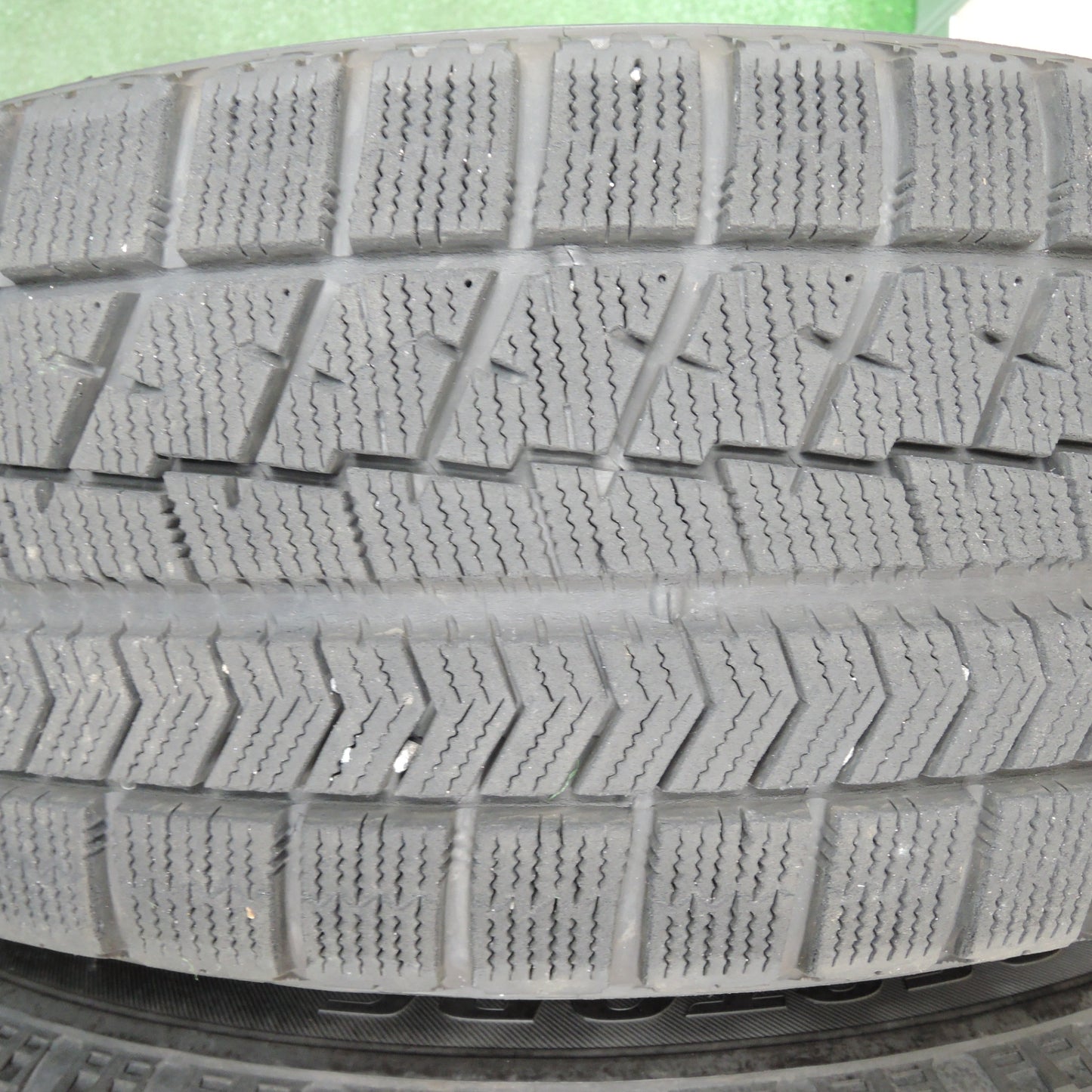 *送料無料* バリ溝！20年！キレイ！9分★フォレスター等 215/65R16 スタッドレス ブリヂストン ブリザック VRX SCHNEIDER PCD100/5H★4031402TNス