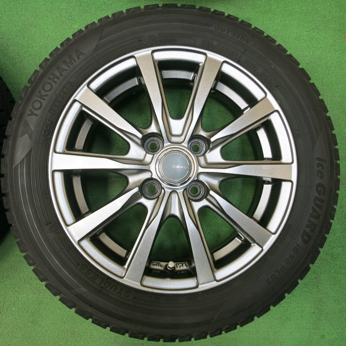 *送料無料* バリ溝！キレイ！9分★スタッドレス 165/65R14 ヨコハマ アイスガード iG50 プラス GRASS グラス 14インチ PCD100/4H★4042704イス