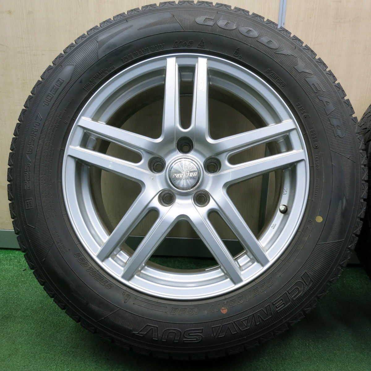 *送料無料* バリ溝！9分★スタッドレス 225/65R17 グッドイヤー アイスナビ SUV ravrion ラブリオン 17インチ PCD114.3/5H★4032601NJス