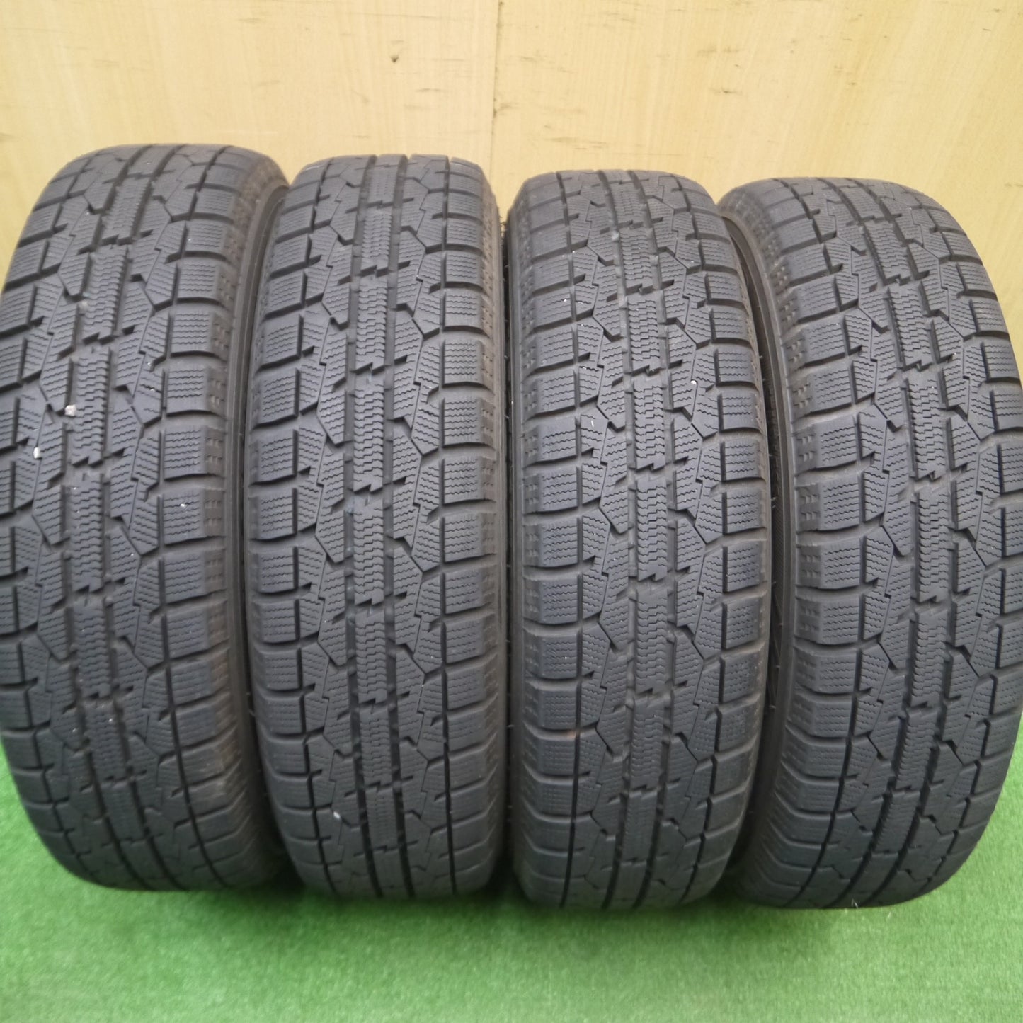 [送料無料] バリ溝！21年！キレイ！9.5分以上★スタッドレス 155/65R14 トーヨー オブザーブ ガリット GIZ Ti WHEELS 14インチ PCD100/4H★4101504Hス