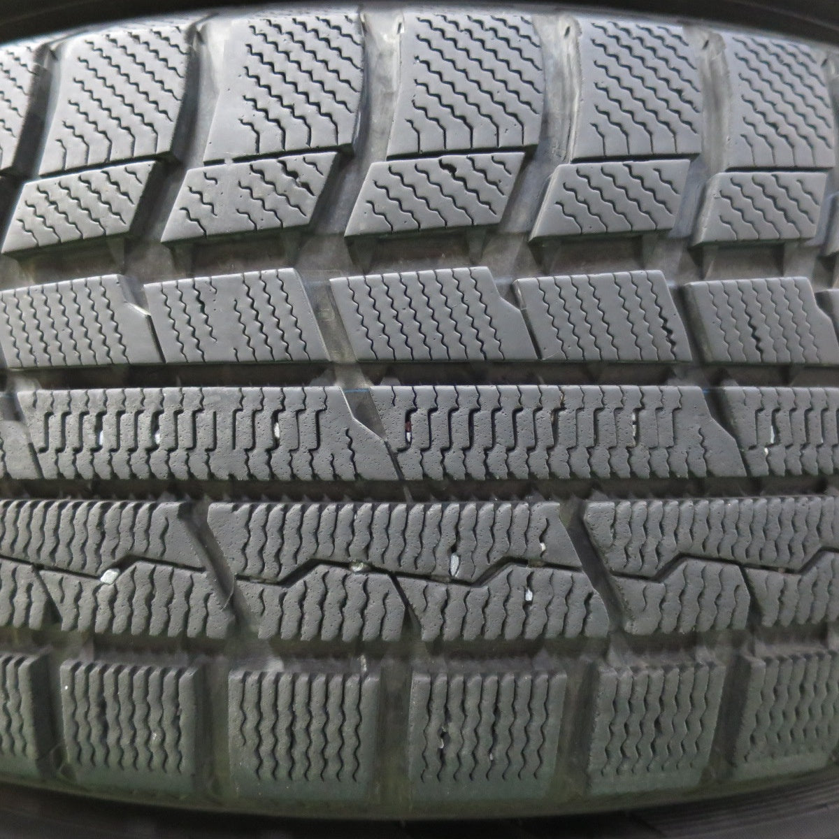 *送料無料* バリ溝！キレイ！9分★スタッドレス 225/65R17 トーヨー ウインタートランパス TX AZANE FB 17インチ PCD114.3/5H★4062703イス