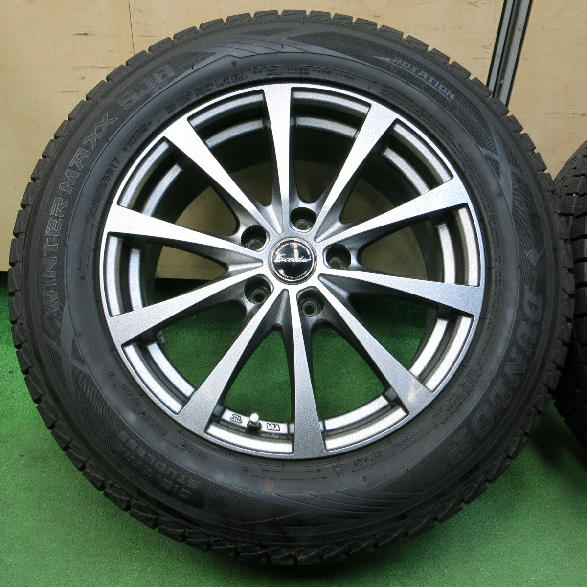 *送料無料* バリ溝！キレイ！9分★スタッドレス 225/65R17 ダンロップ ウインターマックス SJ8 Exceeder エクシーダー 17インチ PCD114.3/5H★4052002イス