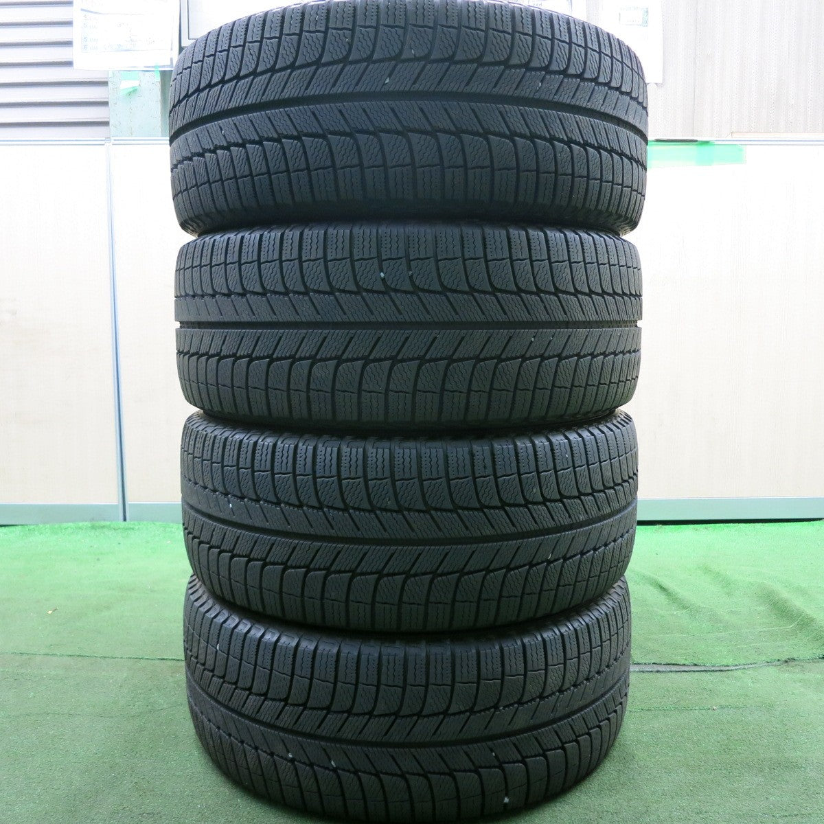 *送料無料* バリ溝！キレイ！8.5分★ベンツ 等 EuroForsch 245/45R18 スタッドレス ミシュラン X-ICE3+ ユーロフォルシュ PCD112/5H★4061601HAス