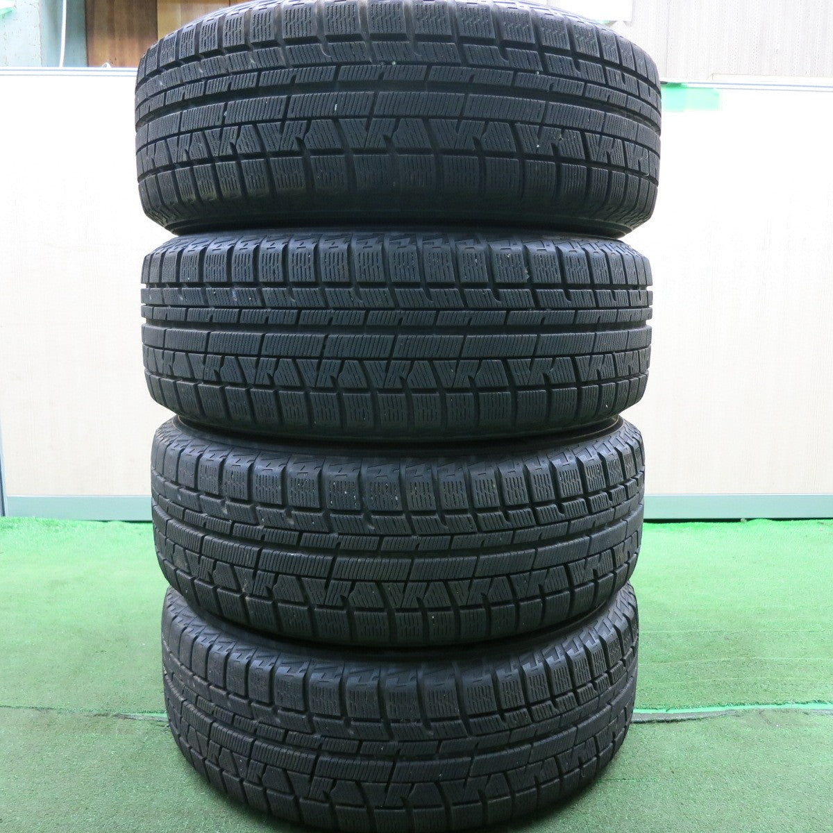 *送料無料* バリ溝！9.5分★トヨタ 180系 クラウン ロイヤル 純正 215/60R16 スタッドレス ヨコハマ アイスガード iG50 プラス PCD114.3/5H★4051705HAス