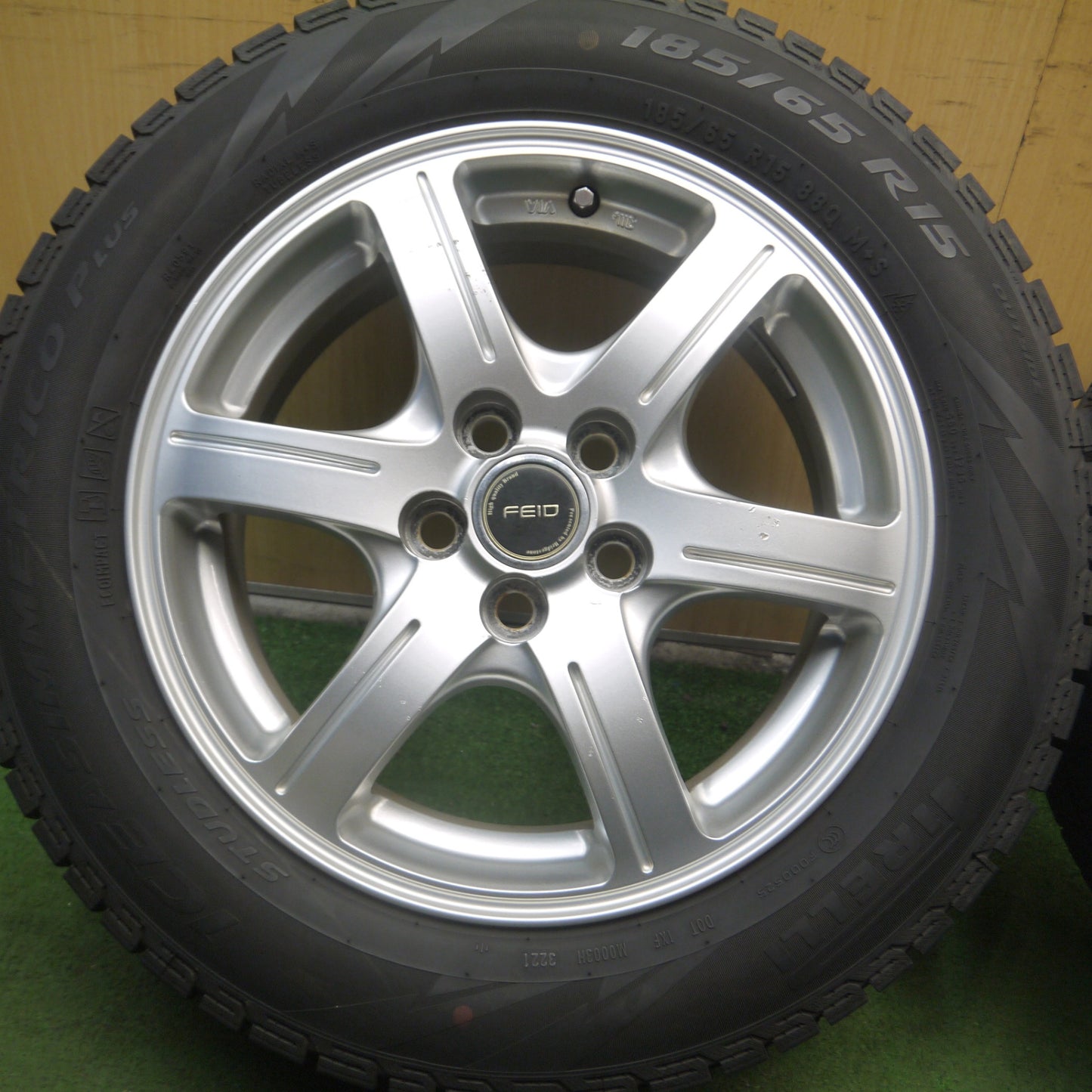 *送料無料* 4本価格！21年★スタッドレス 185/65R15 ピレリ アイスアシンメトリコ プラス FEID 15インチ PCD100/5H★4071709Hス