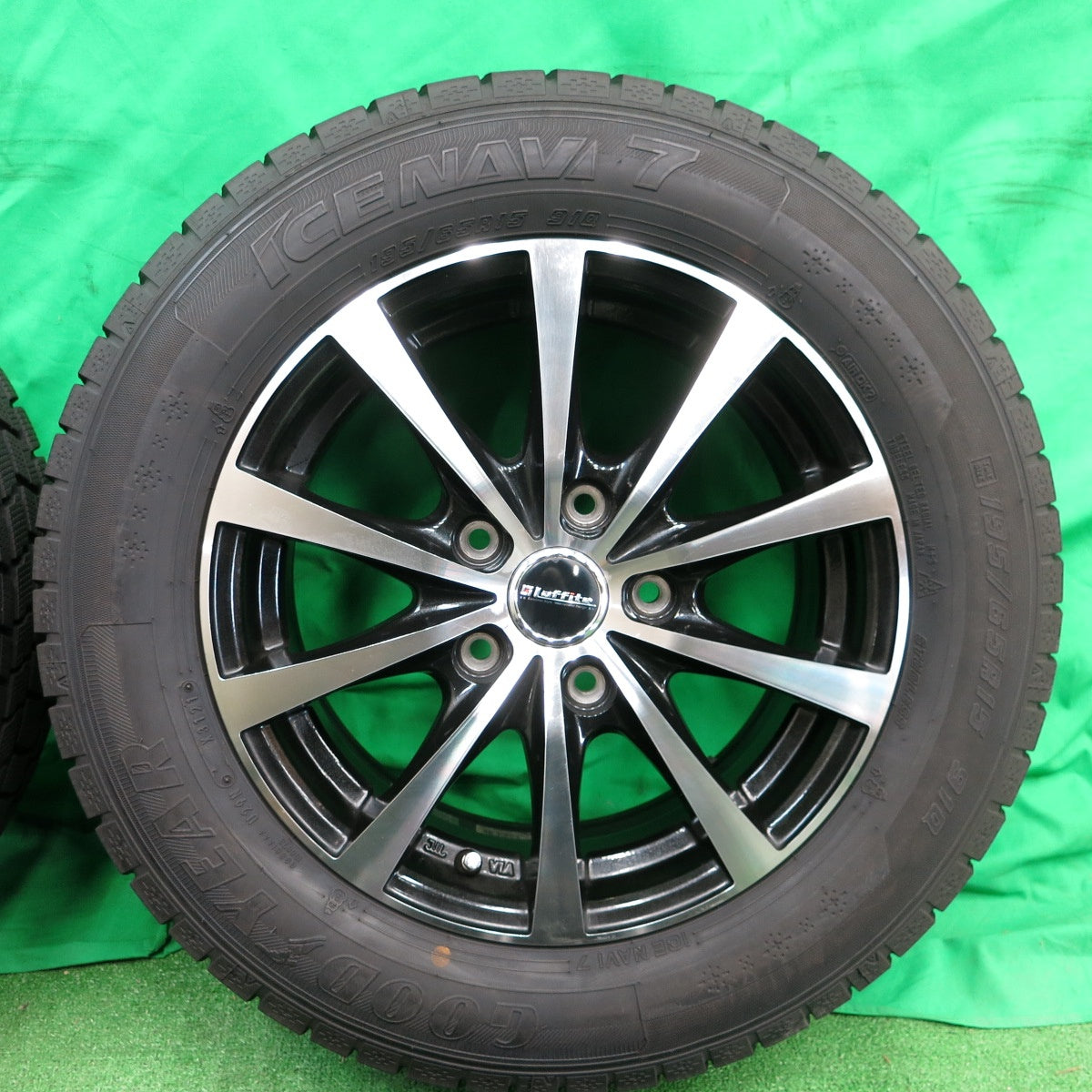 *送料無料* バリ溝！21年！キレイ！9分★スタッドレス 195/65R15 グッドイヤー アイスナビ7 Laffite ラフィット 15インチ PCD114.3/5H★4042202ナス