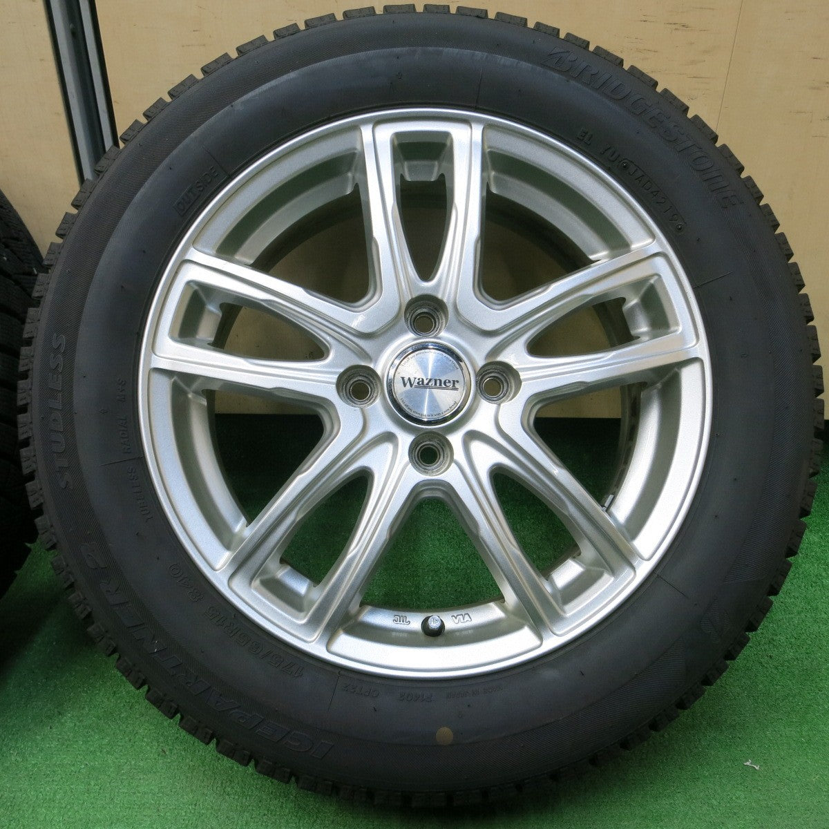 *送料無料* バリ溝！キレイ！9.5分★スタッドレス 175/65R15 ブリヂストン アイスパートナー2 Wazner ワズナー 15インチ PCD100/4H★4043003イス