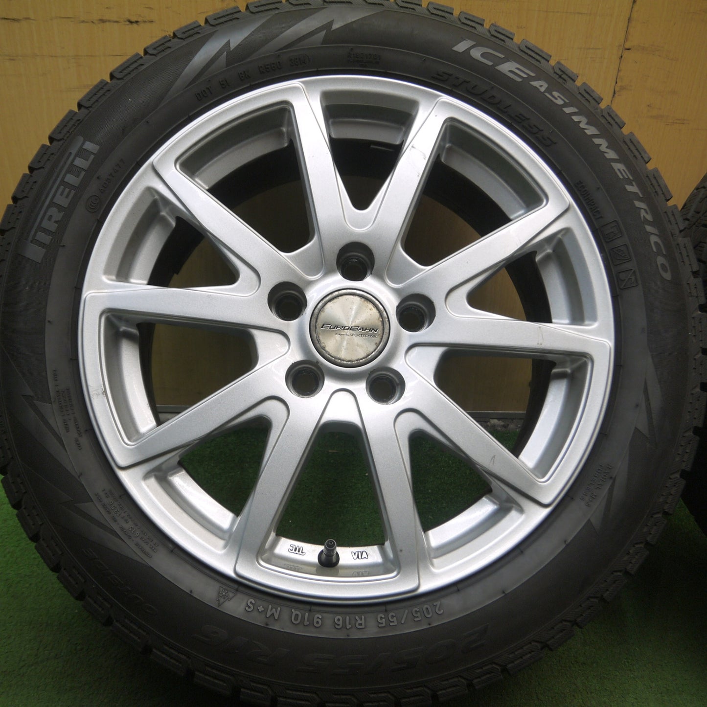 *送料無料* 4本★ワーゲン等 EUROBAHN SPORTECHNIC 205/55R16 スタッドレス ピレリ アイスアシンメトリコ PCD112/5H★4061804Hス