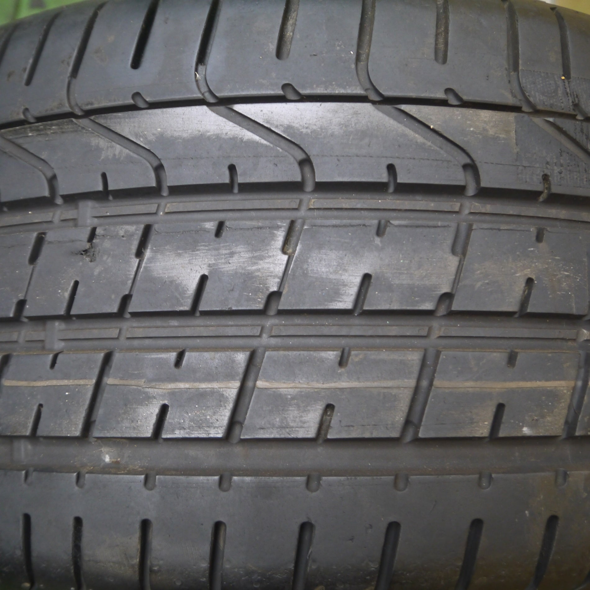 *送料無料* バリ溝！9.5分★275/40R20 ピレリ PZERO Pゼロ ホワイトレター タイヤ 20インチ BMW 等★4073106Hノタ