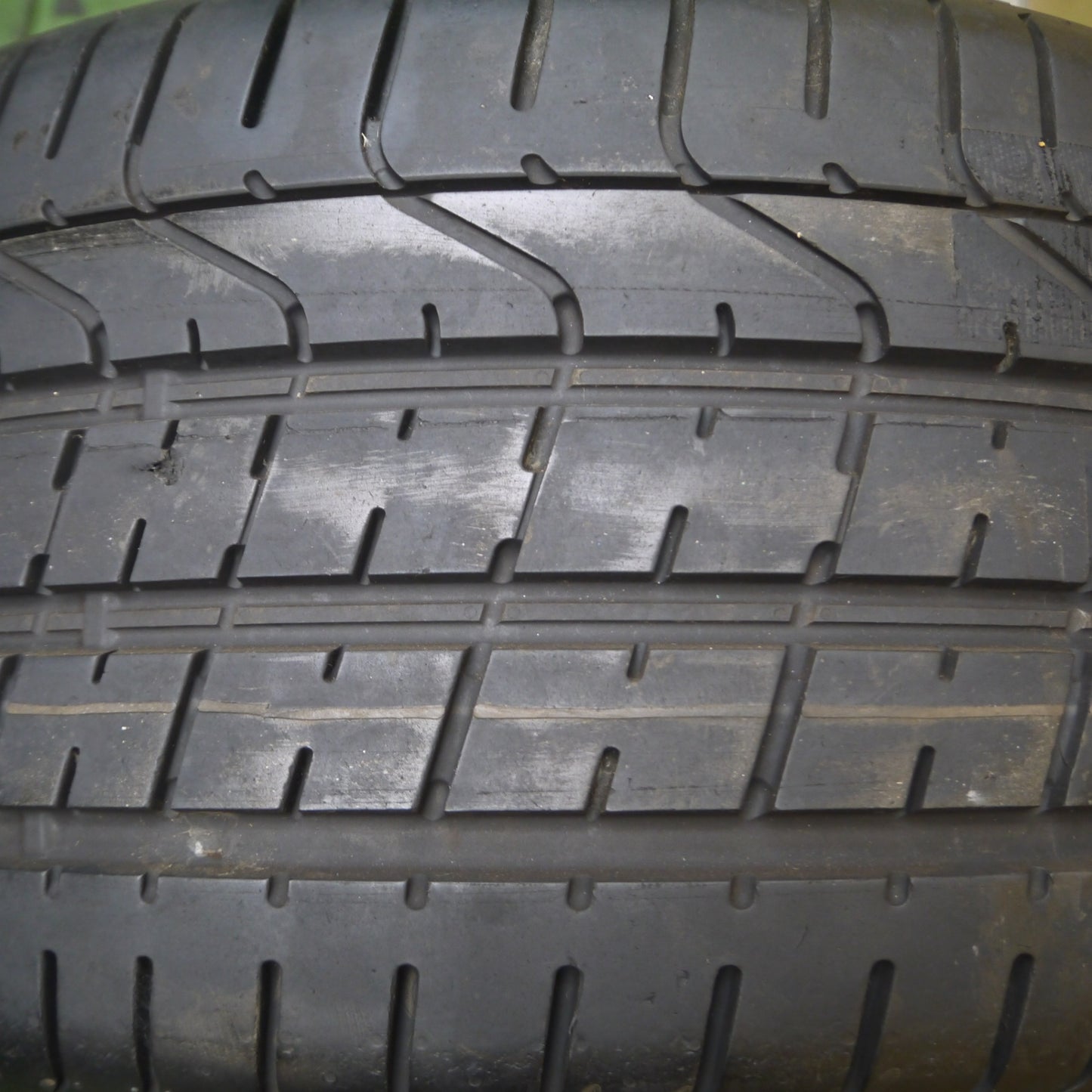 *送料無料* バリ溝！9.5分★275/40R20 ピレリ PZERO Pゼロ ホワイトレター タイヤ 20インチ BMW 等★4073106Hノタ