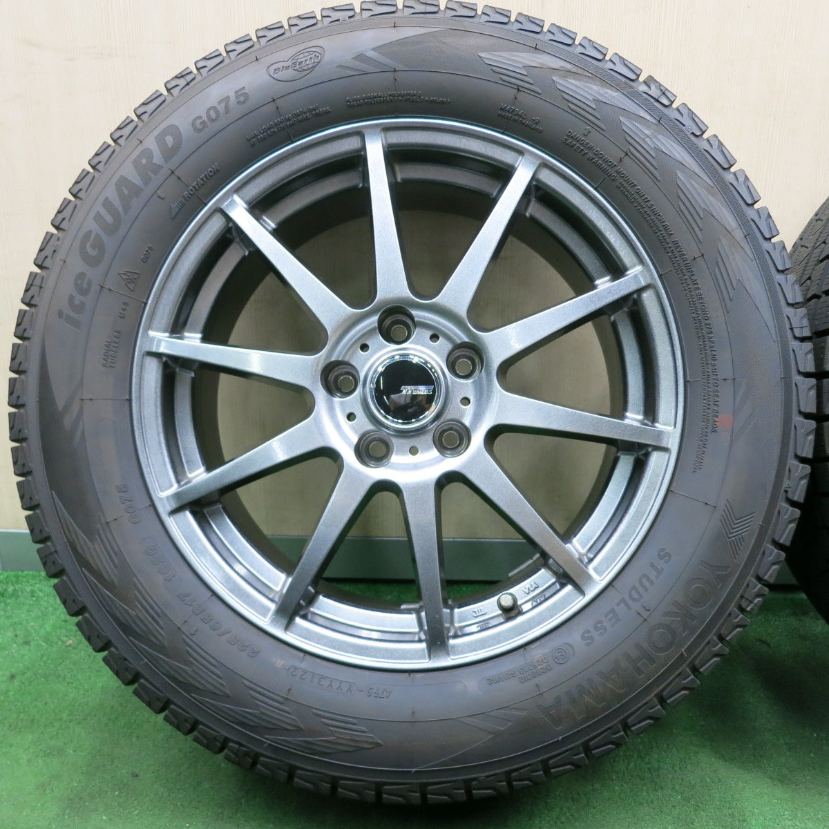 *送料無料* 超バリ溝！22年！キレイ！ほぼ10分★スタッドレス 225/65R17 ヨコハマ アイスガード G075 Ti WHEELS 17インチ PCD114.3/5H★4061901NJス