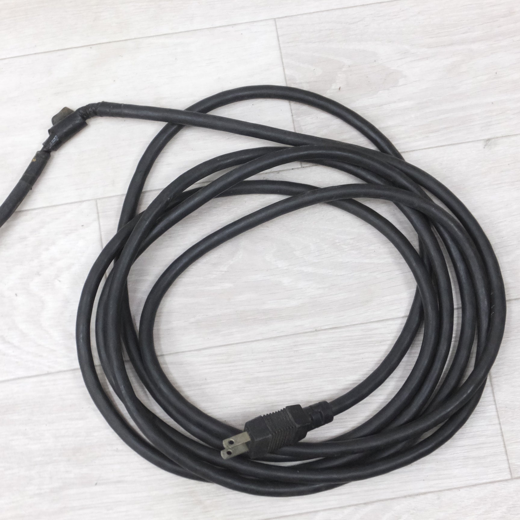 送料無料] ◇マキタ 110mm 曲面 カンナ 100V 1002B-A 電気カンナ