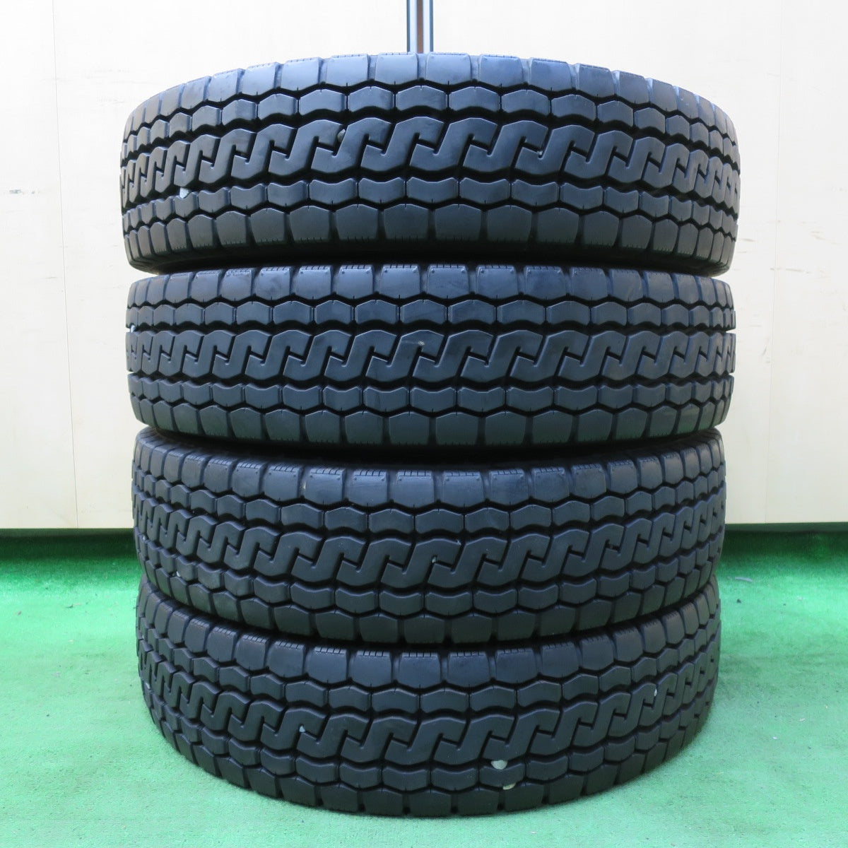 *送料無料* バリ溝！20年！9分★トラック タイヤ 195/85R16 114/112N ブリヂストン エコピア M812 ミックス オールシーズン 16インチ★4071602イノタ