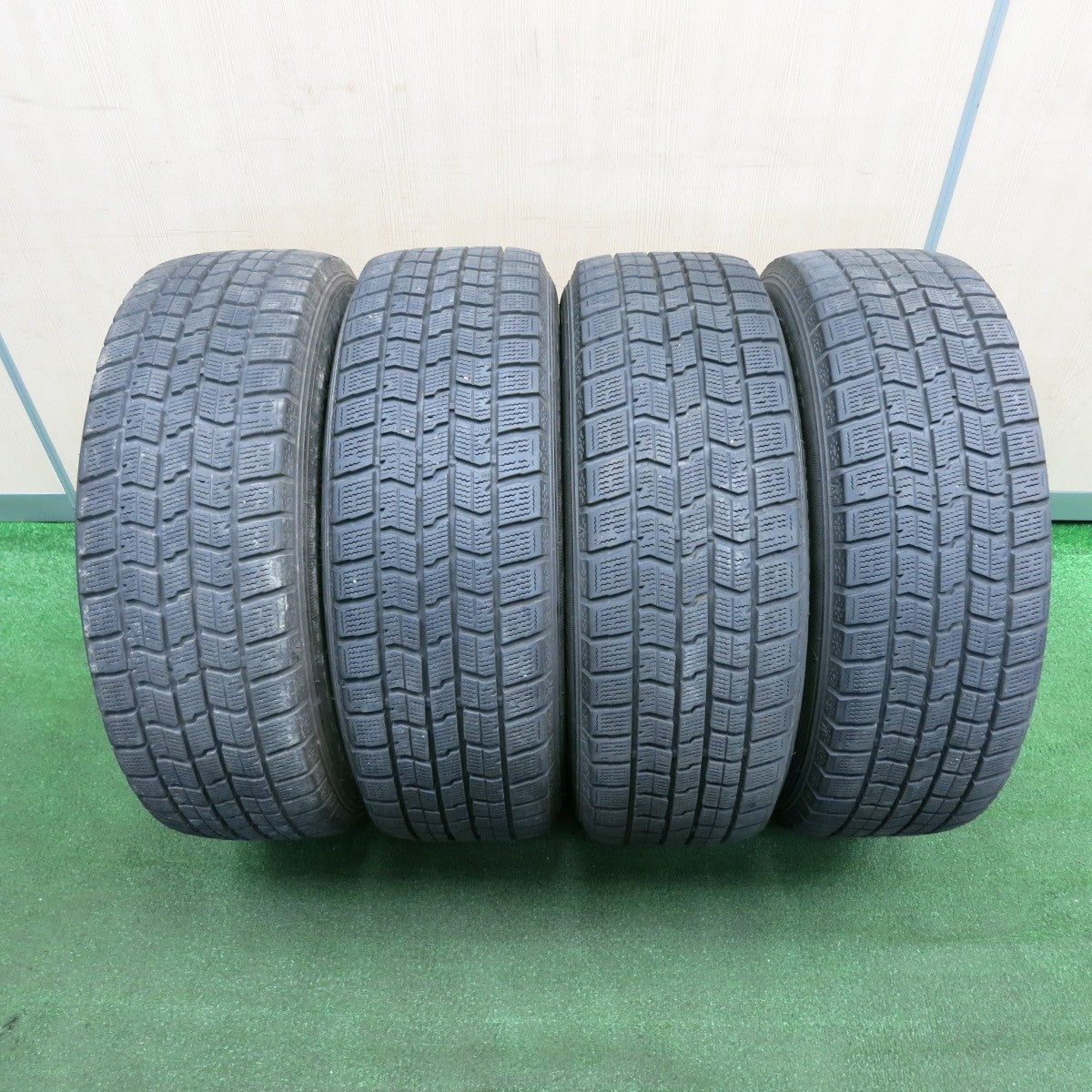 *送料無料* バリ溝！9.5分★スタッドレス 205/60R16 グッドイヤー アイスナビ7 FEID 16インチ PCD114.3/5H★4041502TNス