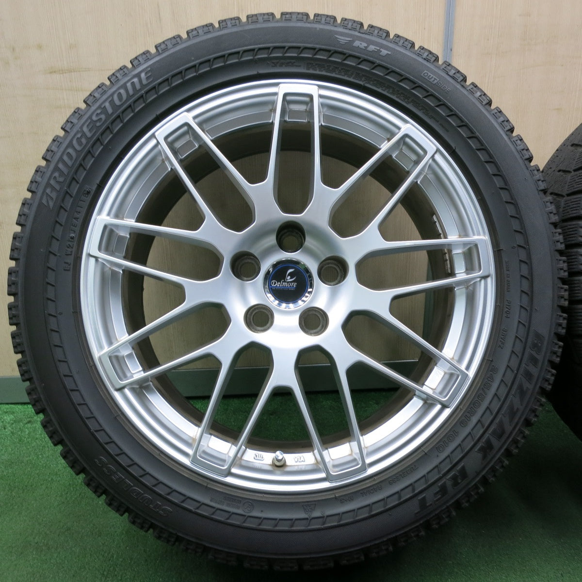 *送料無料* キレイ★レクサス等 Delmore 245/50R19 スタッドレス ブリヂストン ブリザック RFT デルモア 19インチ PCD120/5H★4042801NJス