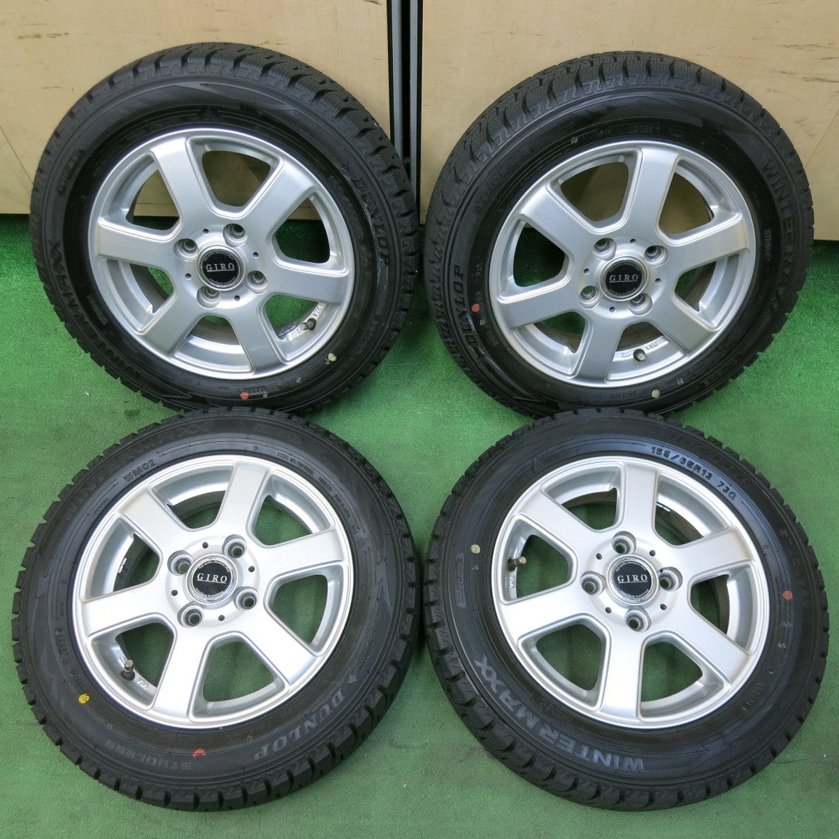 [送料無料] 超バリ溝！23年！キレイ！ほぼ10分★スタッドレス 155/65R13 ダンロップ ウインターマックス WM02 GIRO 13インチ PCD100/4H★4120610SYス