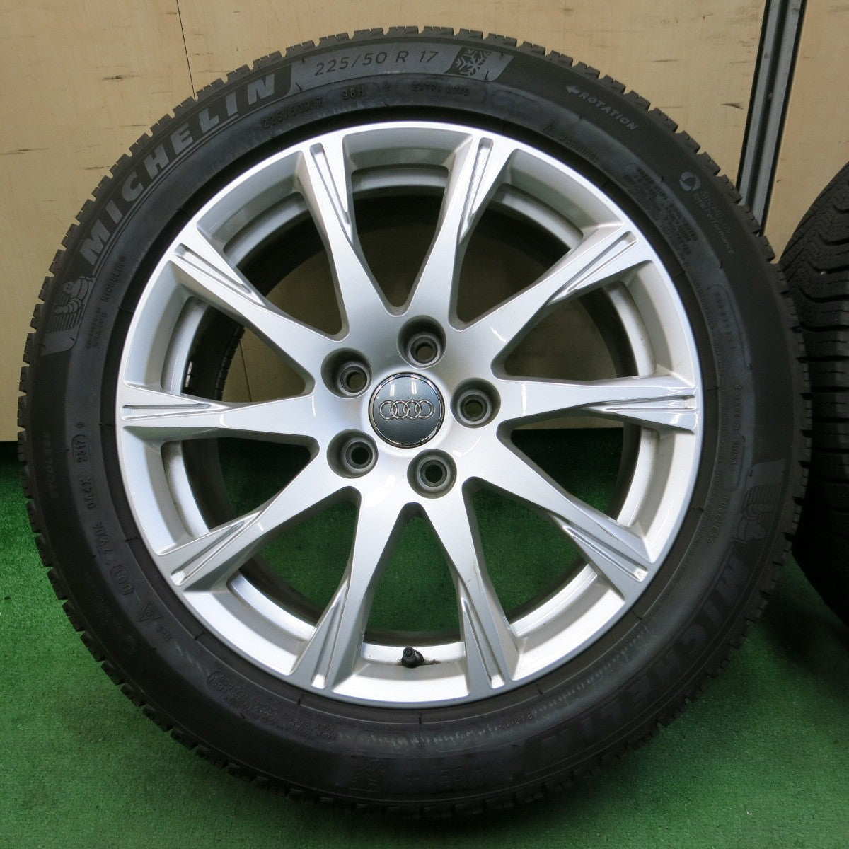 *送料無料* バリ溝！9分★アウディ A4 純正 225/50R17 スタッドレス ミシュラン X-ICE3+ 17インチ PCD112/5H★4061202ナス