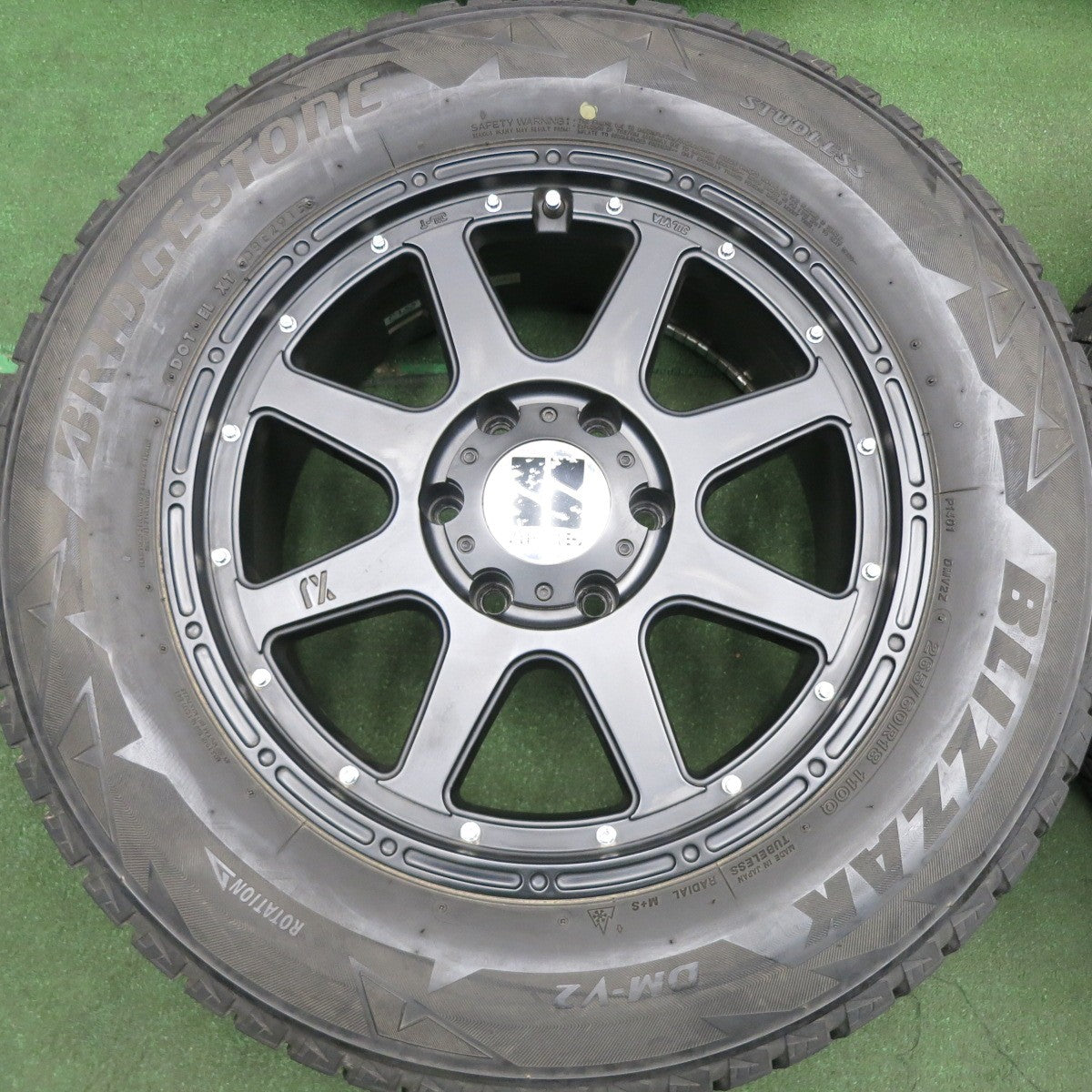 *送料無料* 4本価格★スタッドレス XTREME-J XJ 265/60R18 ブリヂストン ブリザック DM-V2 エクストリームJ PCD139.7/6H★4053107HAス