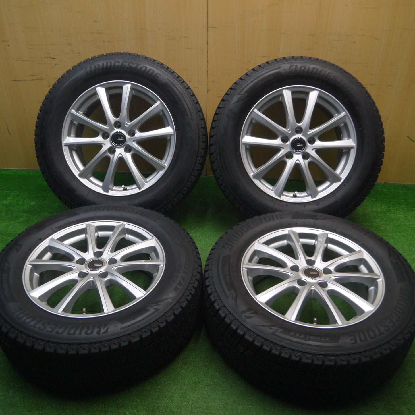 [送料無料] バリ溝！22年！キレイ！9.5分★スタッドレス 225/65R17 ブリヂストン ブリザック DM-V3 PREO プレオ 17インチ PCD114.3/5H★4121004Hス