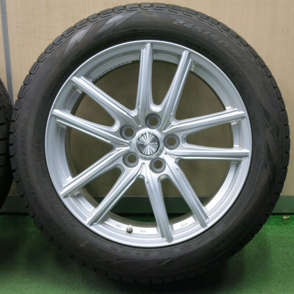 [送料無料] 超バリ溝！22年！キレイ！9.5分以上★レクサス 等 245/50R19 スタッドレス ピレリ アイスアシンメトリコ プラス ECO FORME エコフォルム 19インチ PCD120/5H★5012802NJス