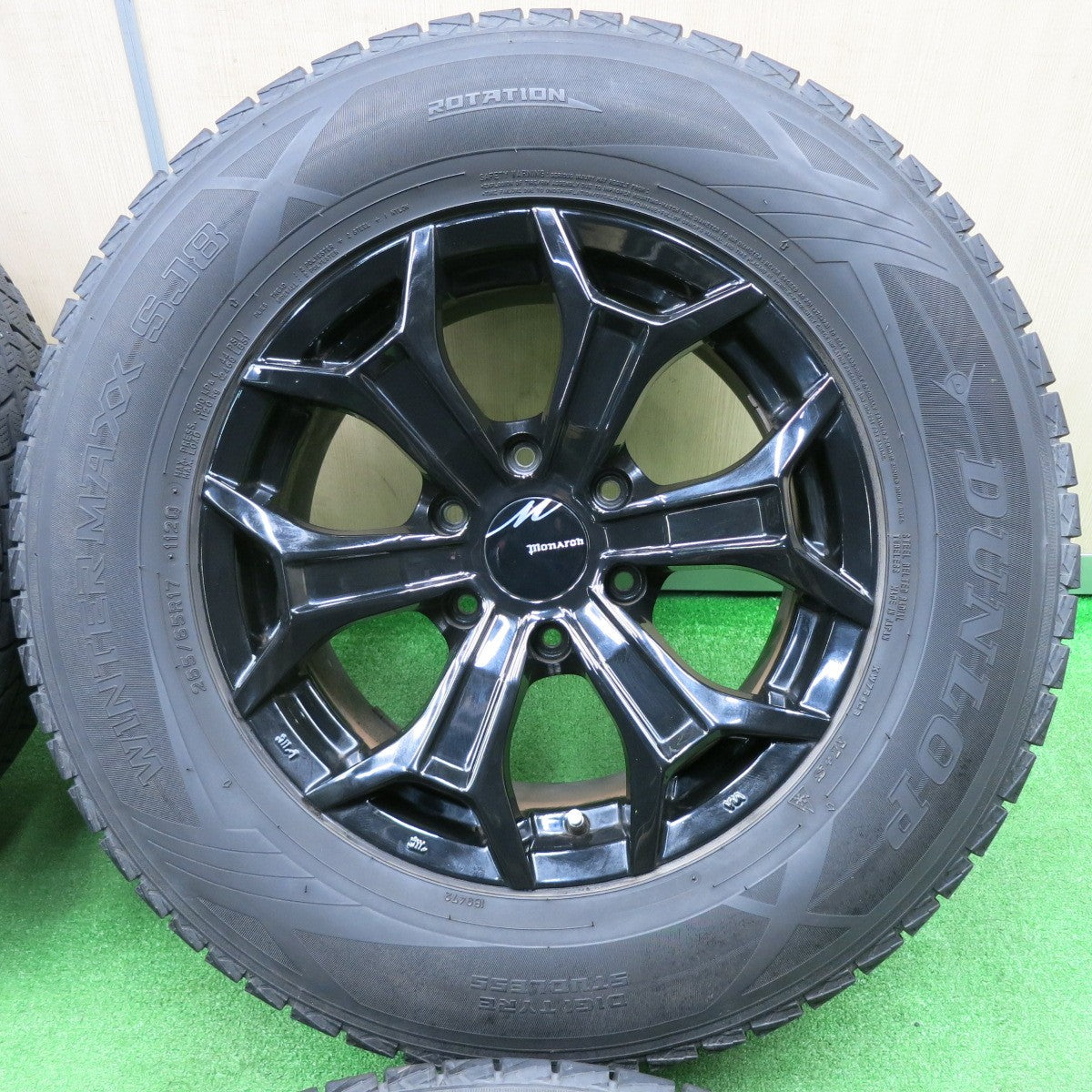 [送料無料] キレイ★スタッドレス 265/65R17 ダンロップ ウインターマックス SJ8 monarch CLIMATE モナーク クライメイト 17インチ PCD139.7/6H★4111909TNス