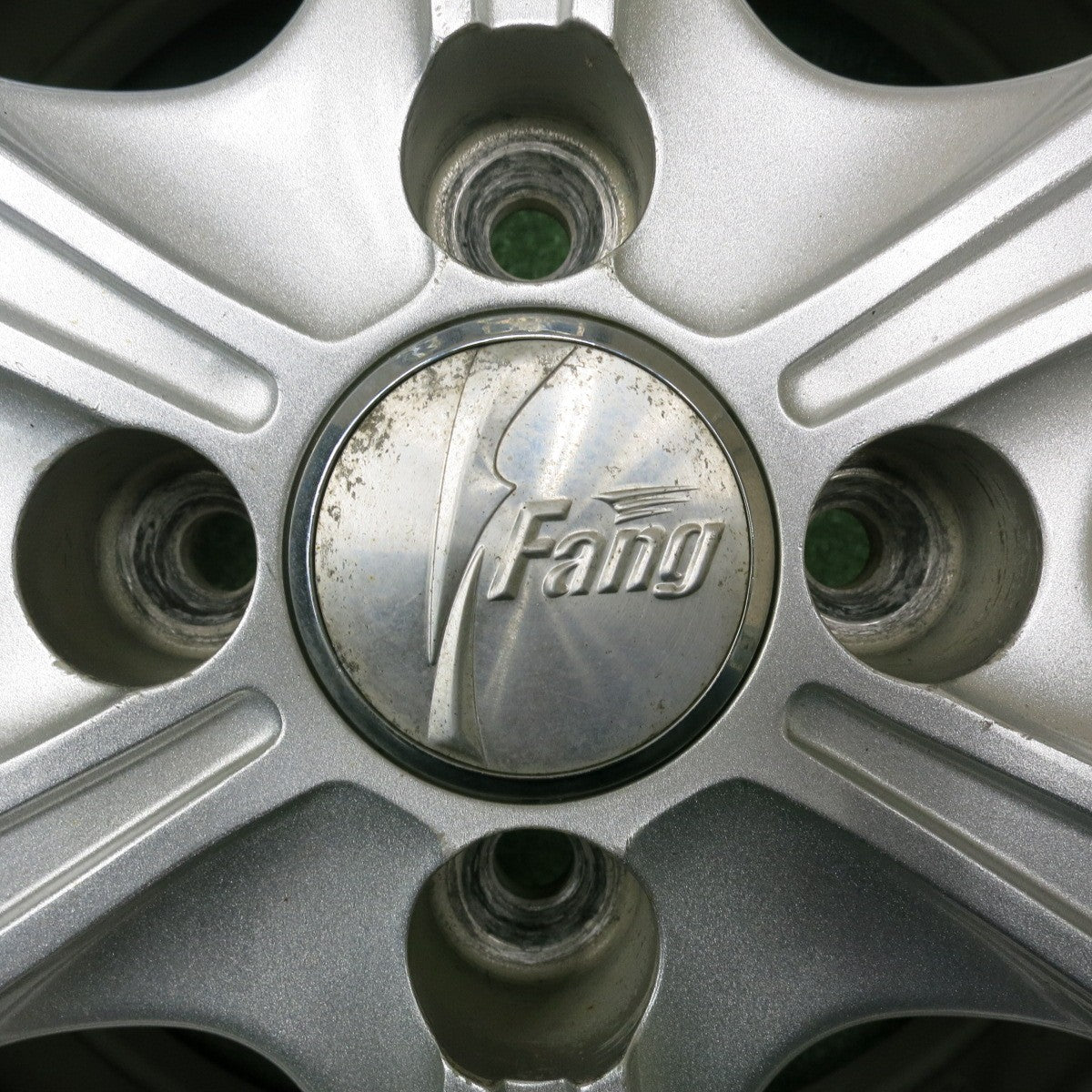*送料無料* バリ溝！21年！9.5分以上★スタッドレス 175/70R14 ブリヂストン ブリザック VRX3 Fang ファング 14インチ  PCD100/4H★4031901NJス