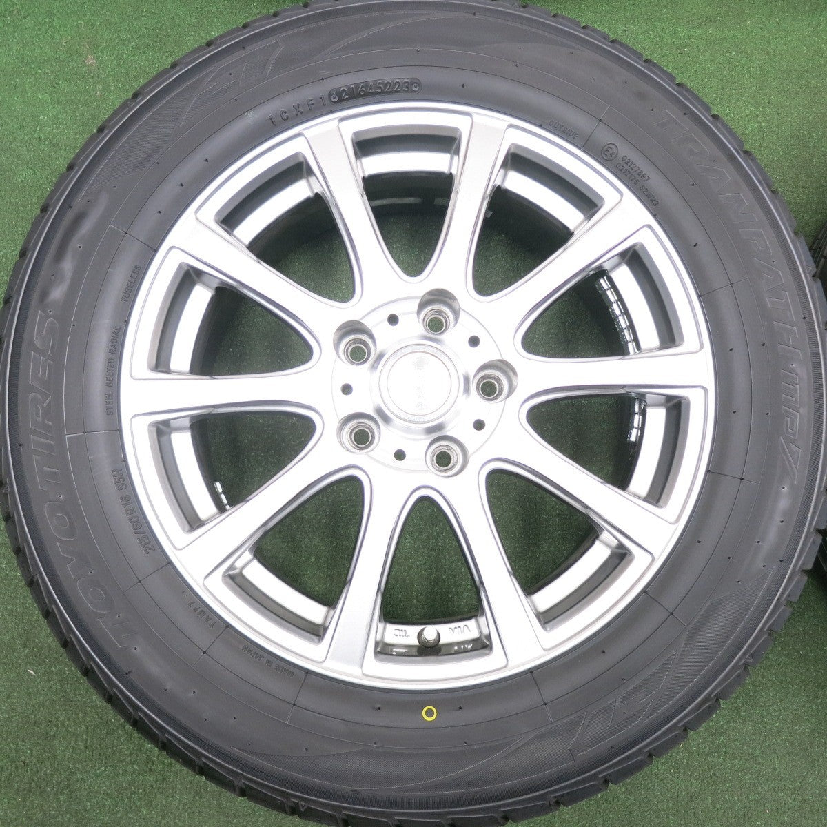 *送料無料* タイヤ未使用！23年！キレイ★215/60R16 トーヨー トランパス MP7 LAYCEA レイシア 16インチ PCD114.3/5H★4043001HAノ