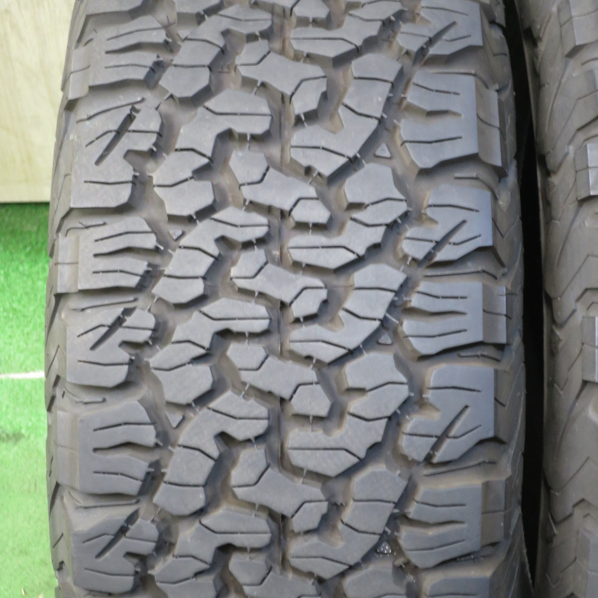 送料無料* バリ溝！20年！9.5分☆265/65R18 BFグッドリッチ All-Terrain T/A KO2 ホワイトレター ランク |  名古屋/岐阜の中古カー用品・工具の買取/販売ならガレージゲット