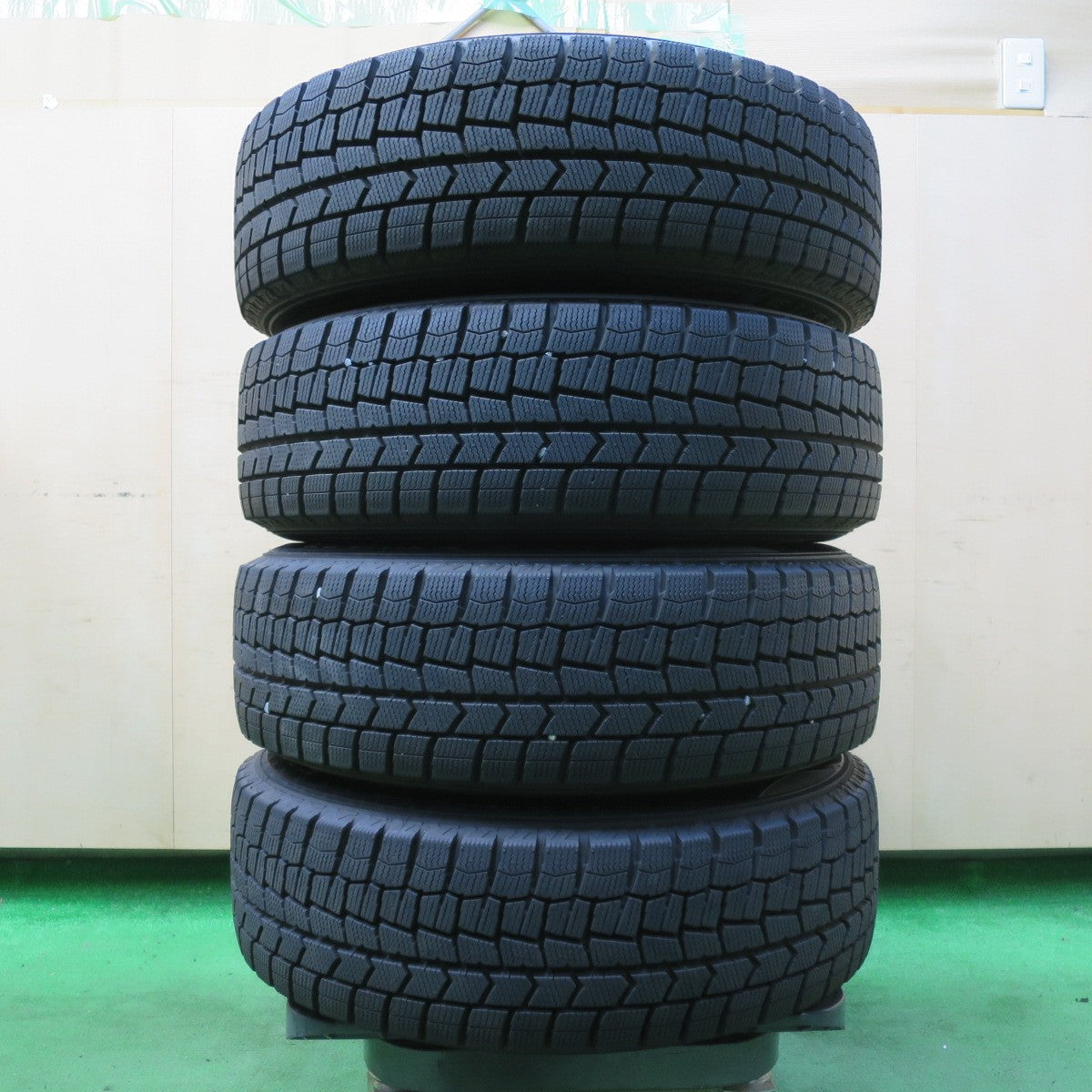 *送料無料* 超バリ溝！21年！キレイ！9.5分以上★スタッドレス 175/65R15 ダンロップ ウインターマックス WM02 REVERLINE リバーライン PCD100/4H★4082903イス