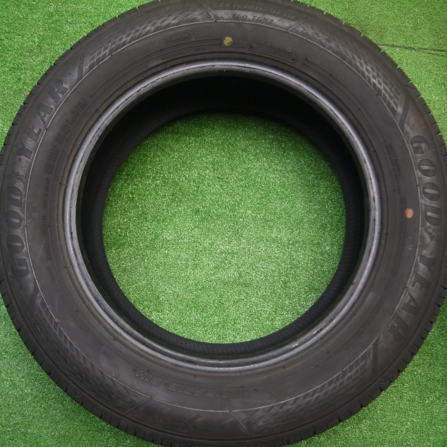 *送料無料* バリ溝！22年！9.5分★195/65R15 グッドイヤー EfficientGrip ECO EG02 タイヤ 15インチ プリウス ノア ヴォクシー 等★4091303Hノタ