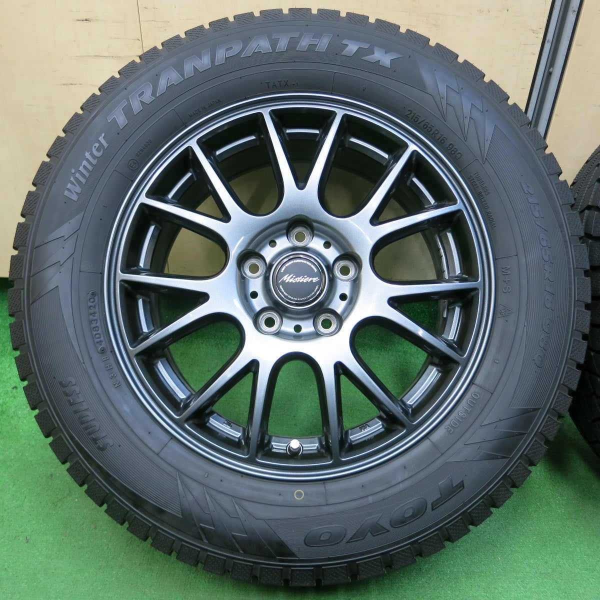 *送料無料* バリ溝！20年！キレイ！ほぼ10分★スタッドレス 215/65R16 トーヨー ウインター トランパス TX Mistiere ミスティーレ 16インチ PCD114.3/5H★4043007イス