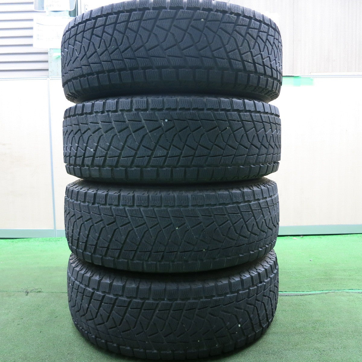 *送料無料* キレイ★ジープ等 XTREME-J 265/70R17 スタッドレス ブリヂストン ブリザック DM-Z3 17インチ PCD127/5H★4042704HAス