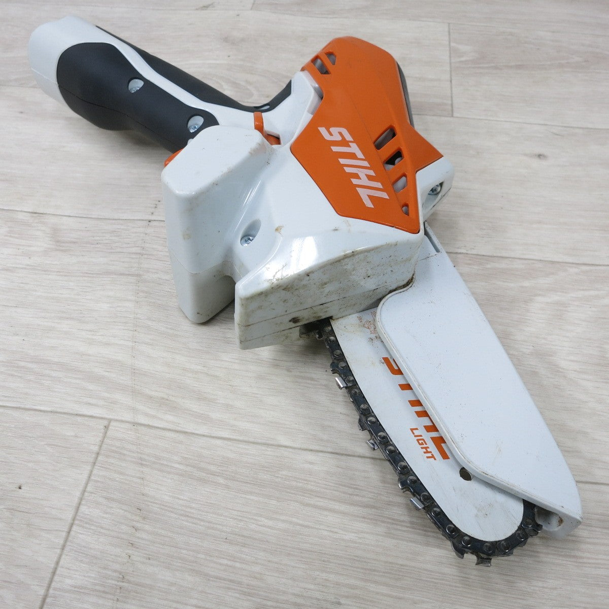 [送料無料] 付属品多数◆STIHL 充電式 ガーデン カッター GTA26 ケース 充電器 バッテリー 付き チェーンソー チェンソー 枝切り 電動 工具◆